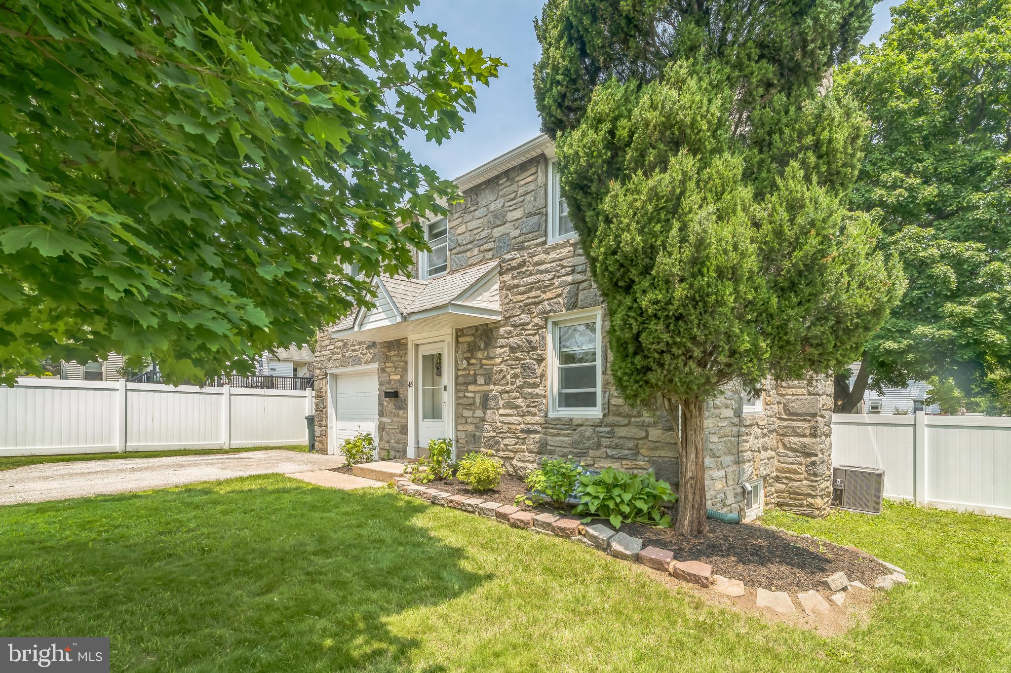 45 W WOODLAND AVENUE