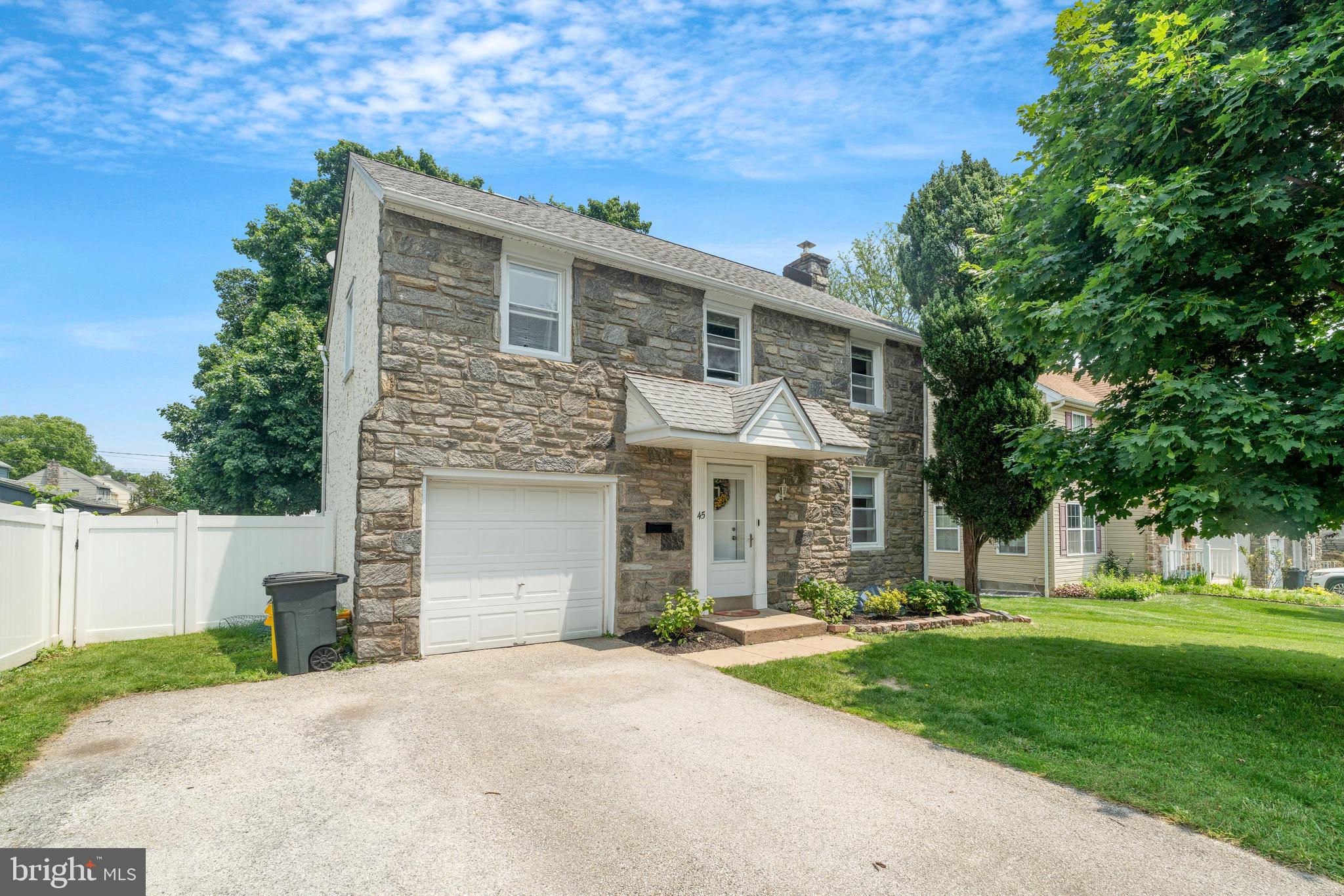 45 W WOODLAND AVENUE