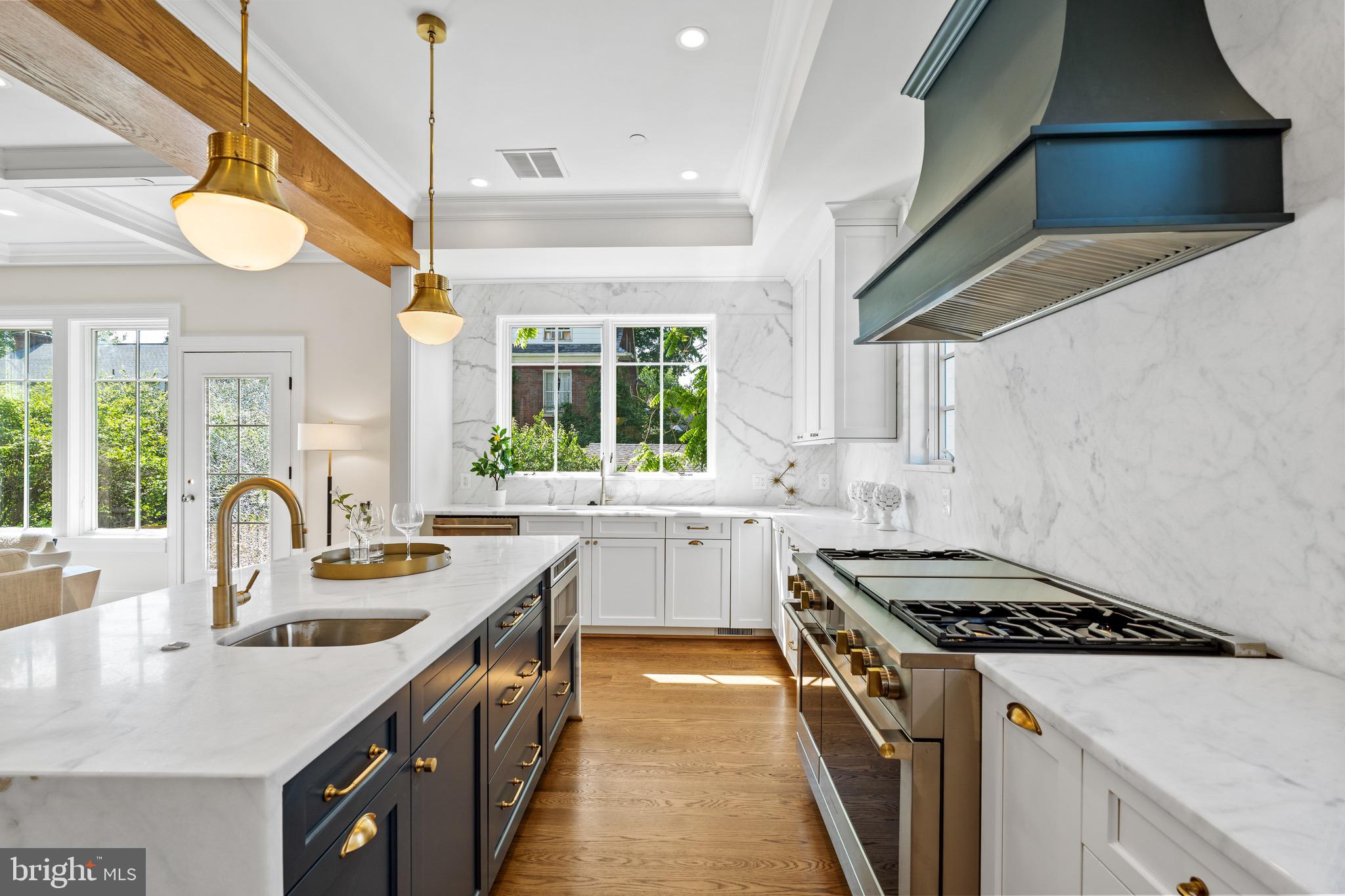 CHEVY CHASE - Residential