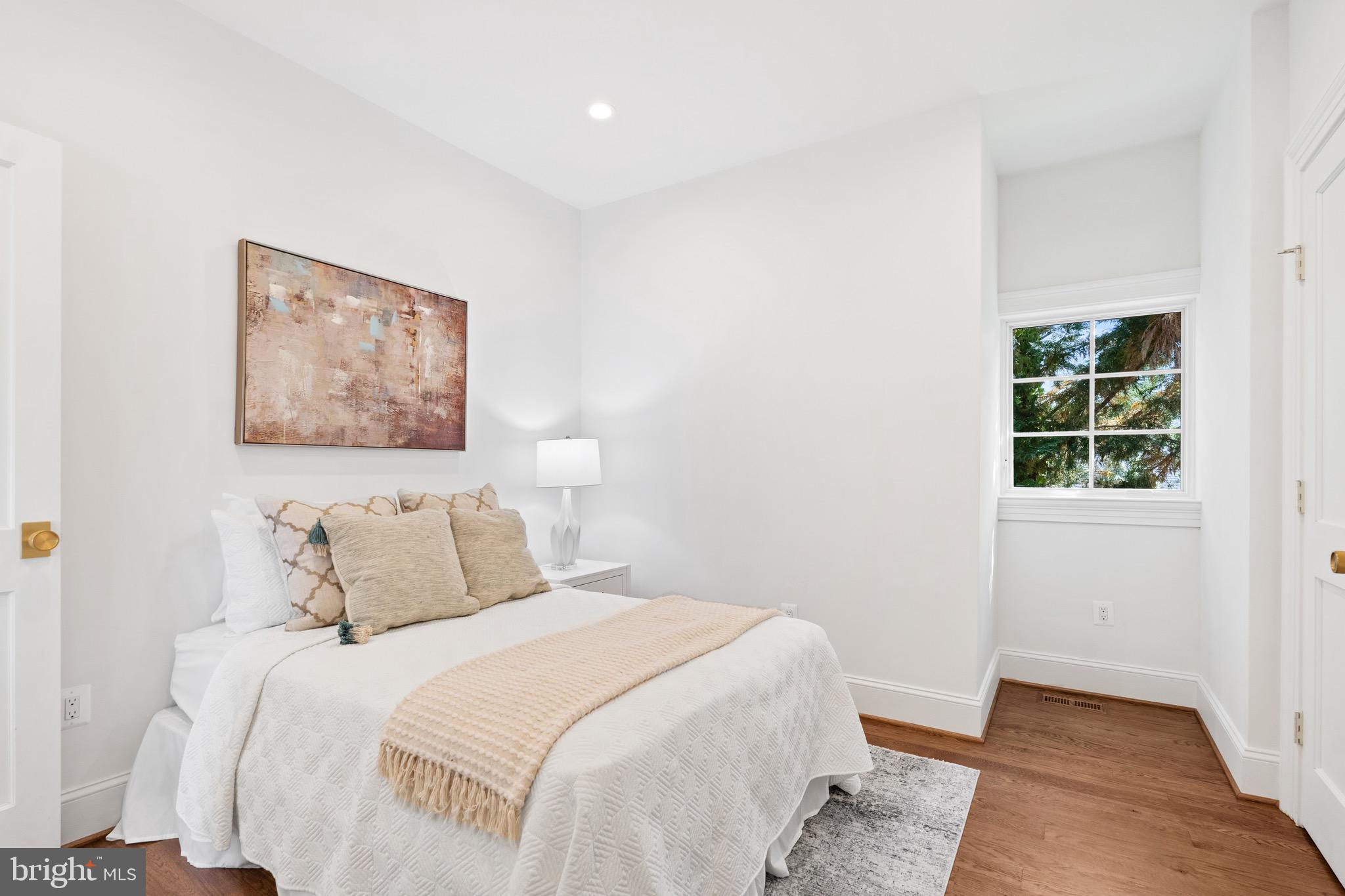 CHEVY CHASE - Residential