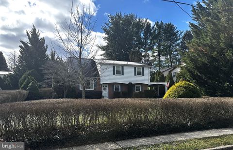 4256 LIVINGSTONE DRIVE YORK PA 17402