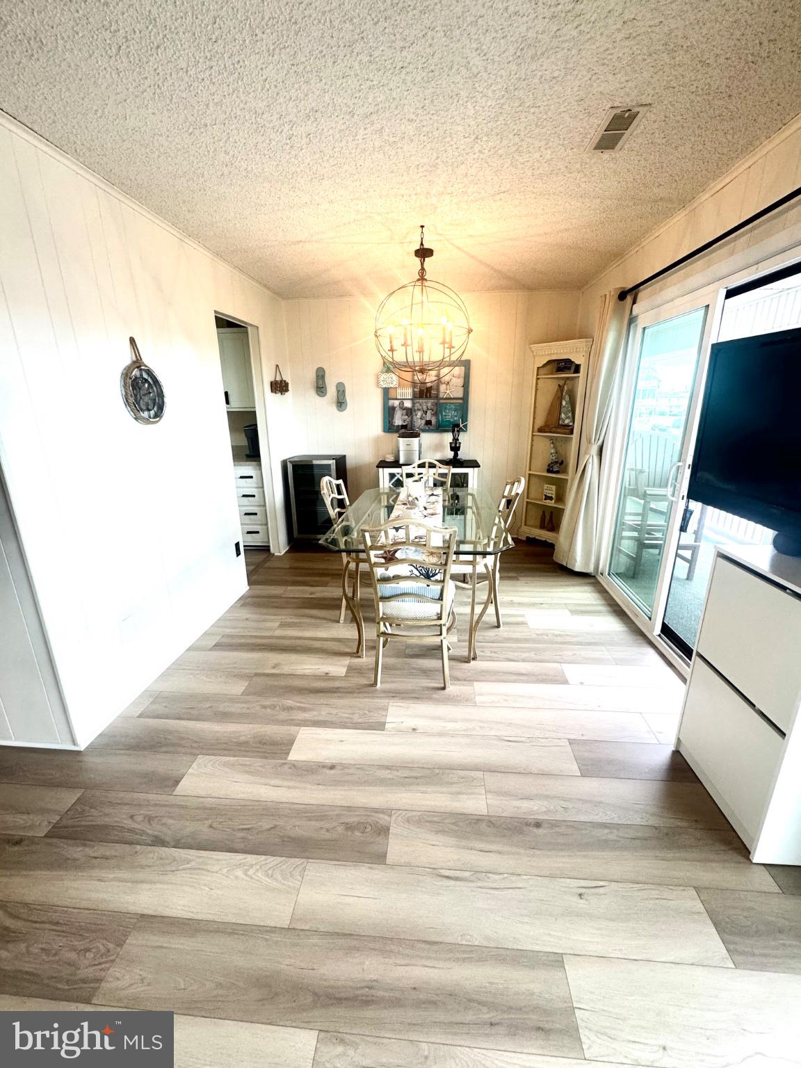 717 BRADLEY ROAD A A20204