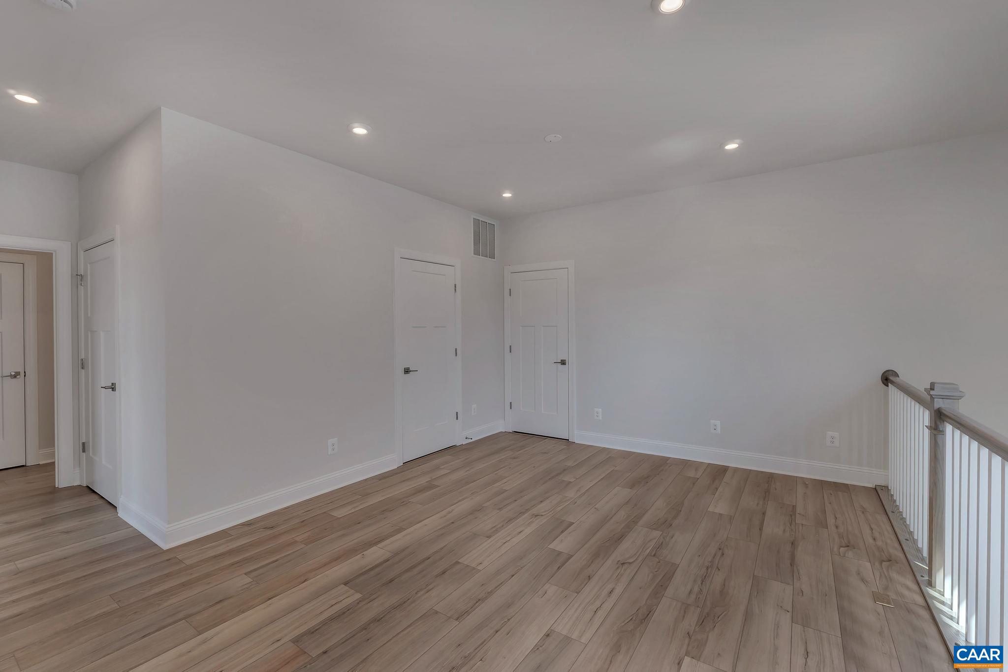 SPRING CREEK - Residential