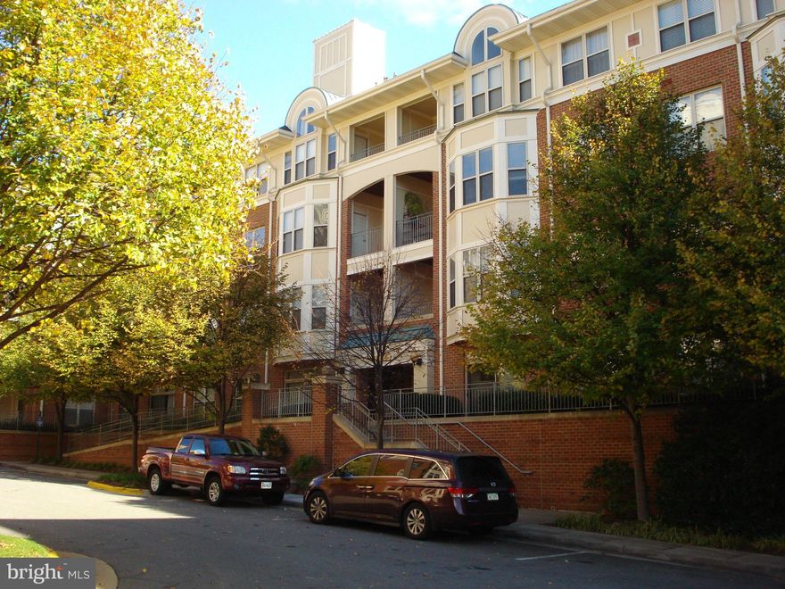 Professionally furnished large condo at the luxury Stratford Park at Reston Town Center - Over 1300 square feet in secure building with garage parking, fireplace, jacuzzi bath, washer/dryer in unit.  Great access to W&OD biking and hiking trail; pool, gym,business center onsite. Minutes to shops,restaurants, movies. OWC unfurnished with a two year or longer lease.