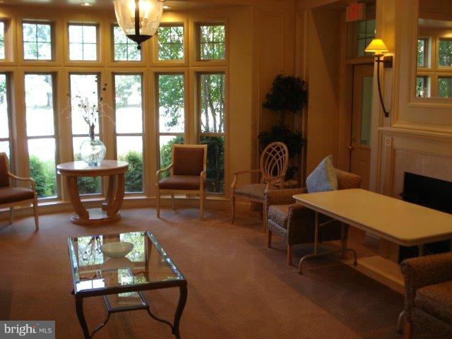 STRATFORD - Residential Lease