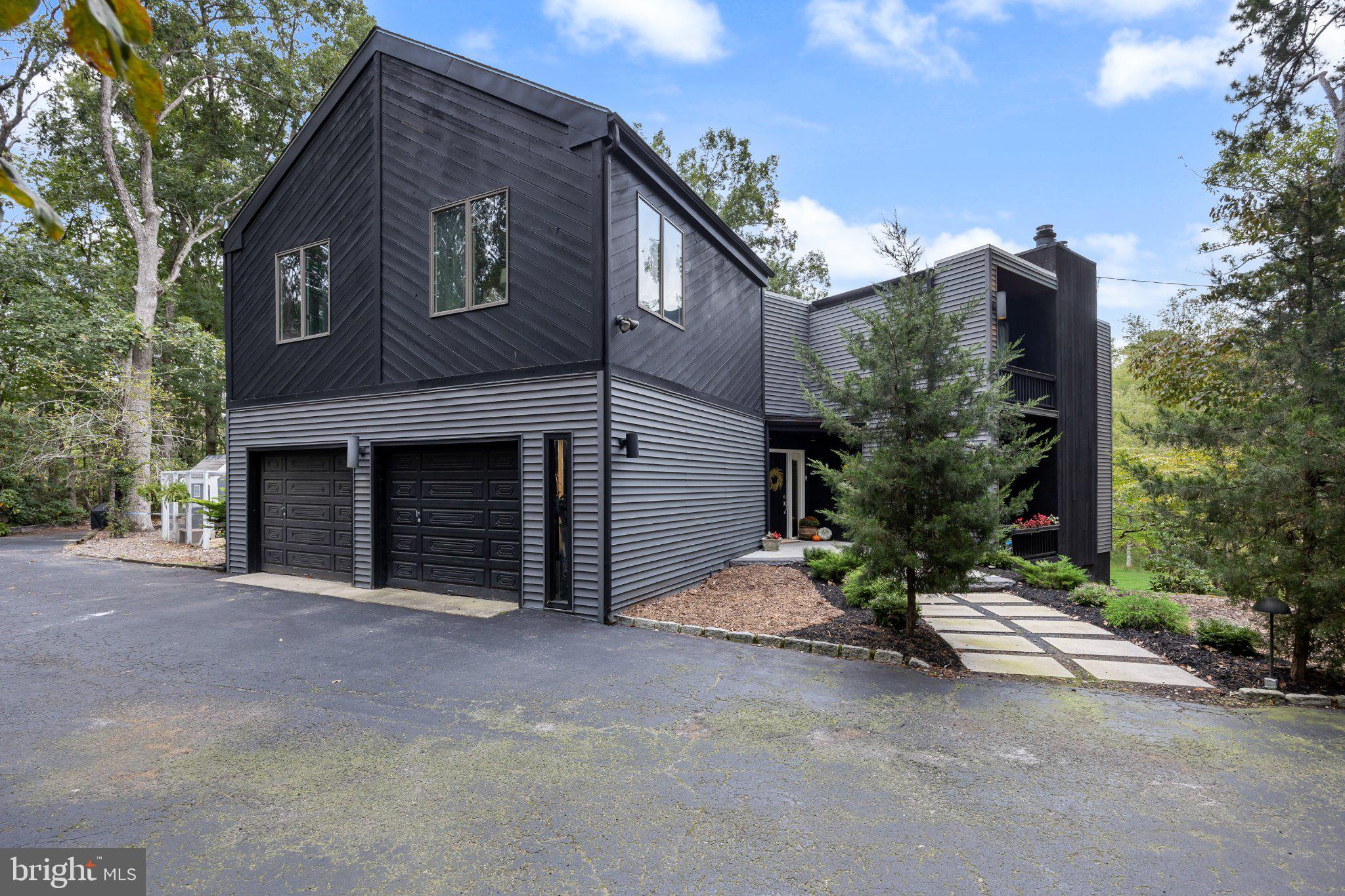 34 PONTIAC DRIVE