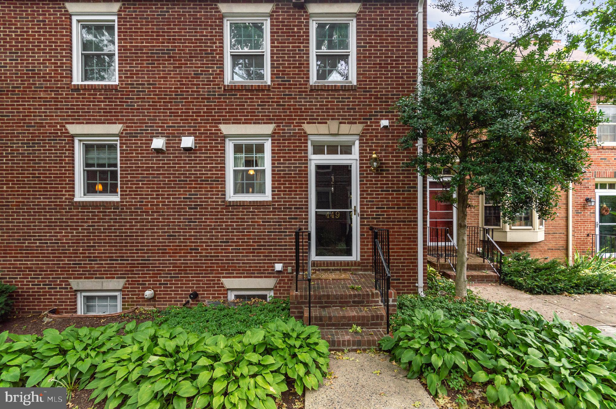 OLD TOWN STATION - Residential Lease