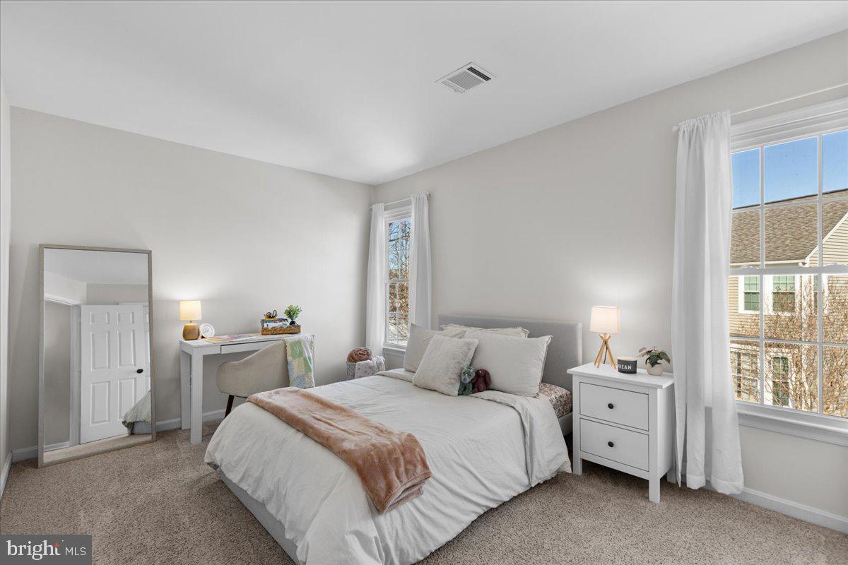 ASHBURN VILLAGE - Residential