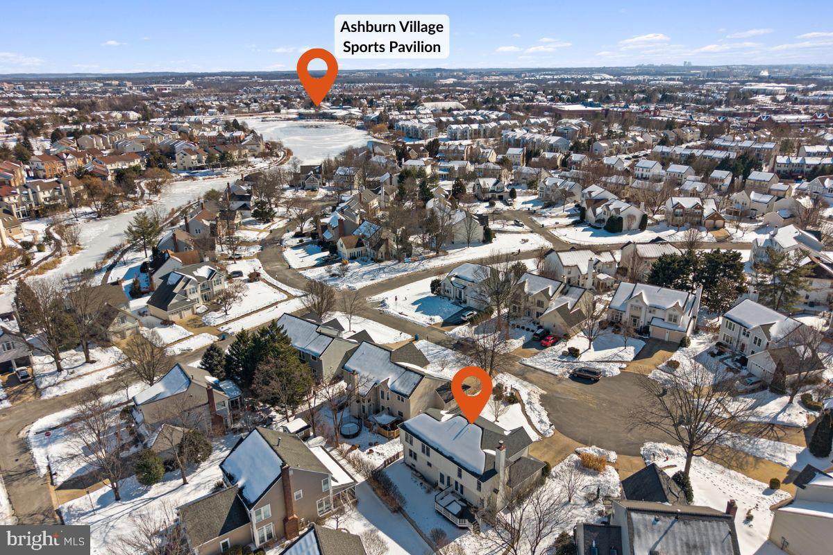 ASHBURN VILLAGE - Residential