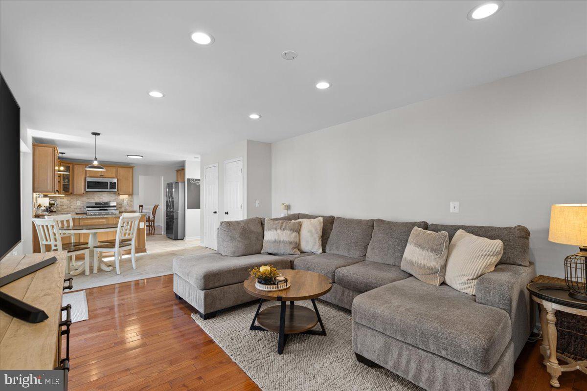 ASHBURN VILLAGE - Residential