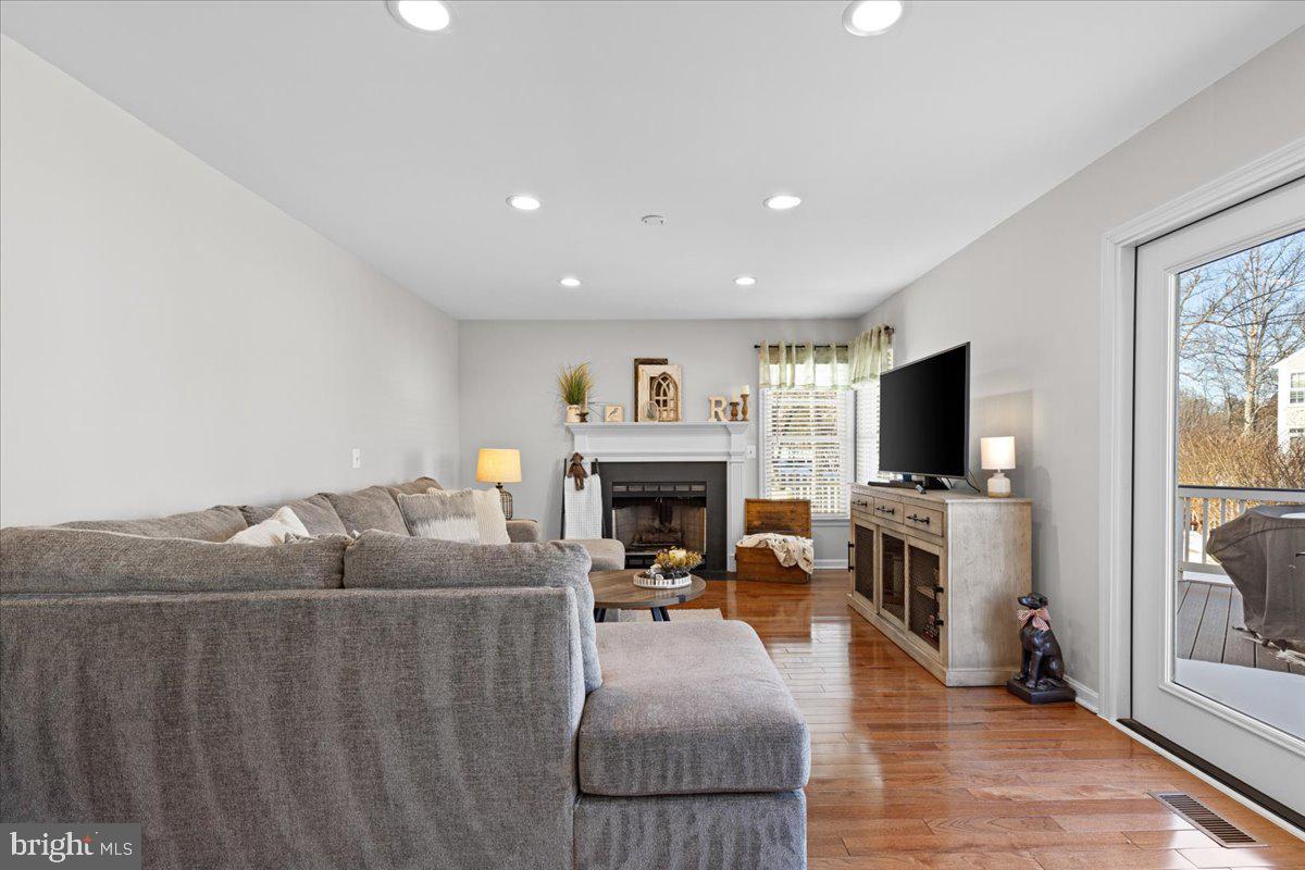 ASHBURN VILLAGE - Residential