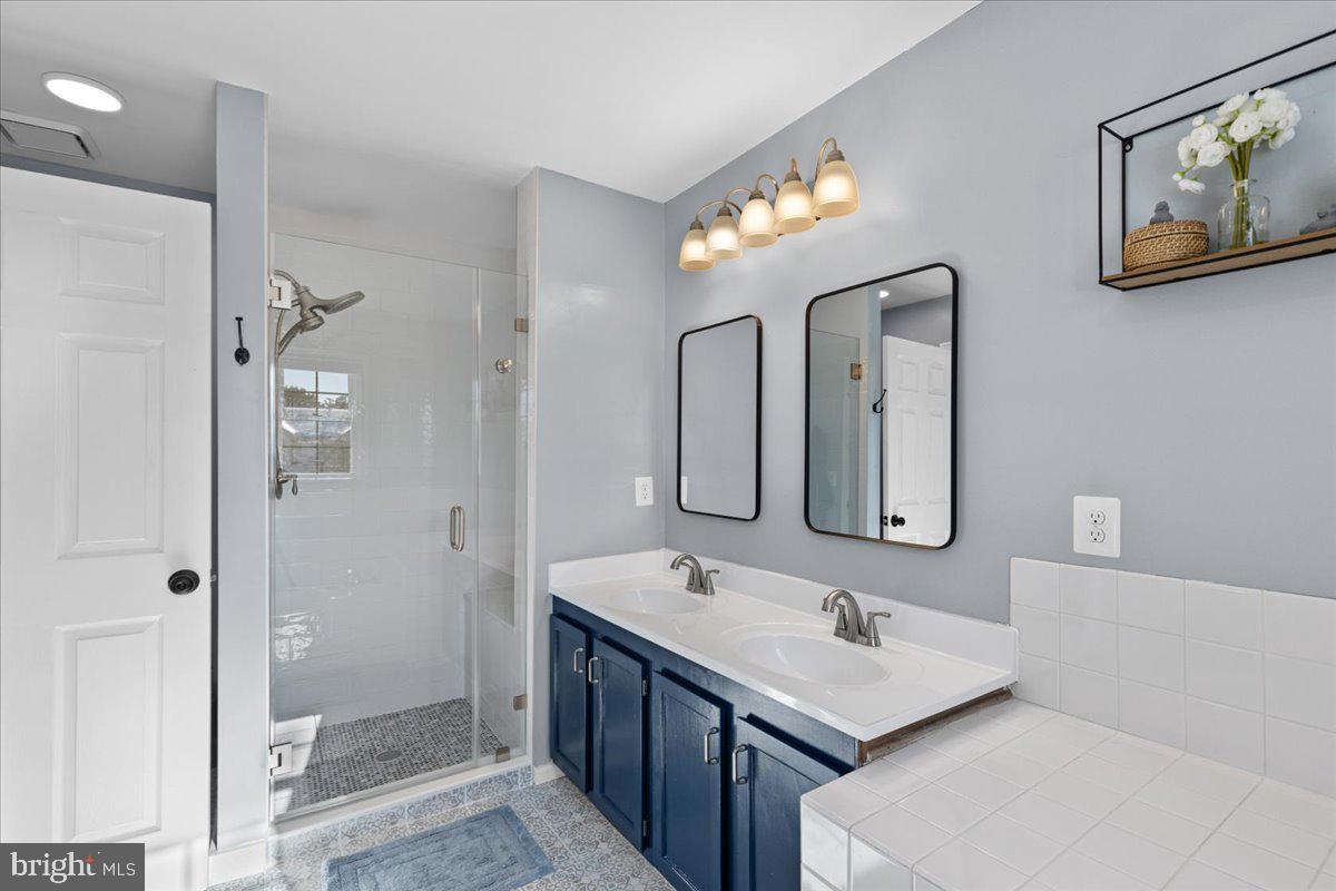 ASHBURN VILLAGE - Residential