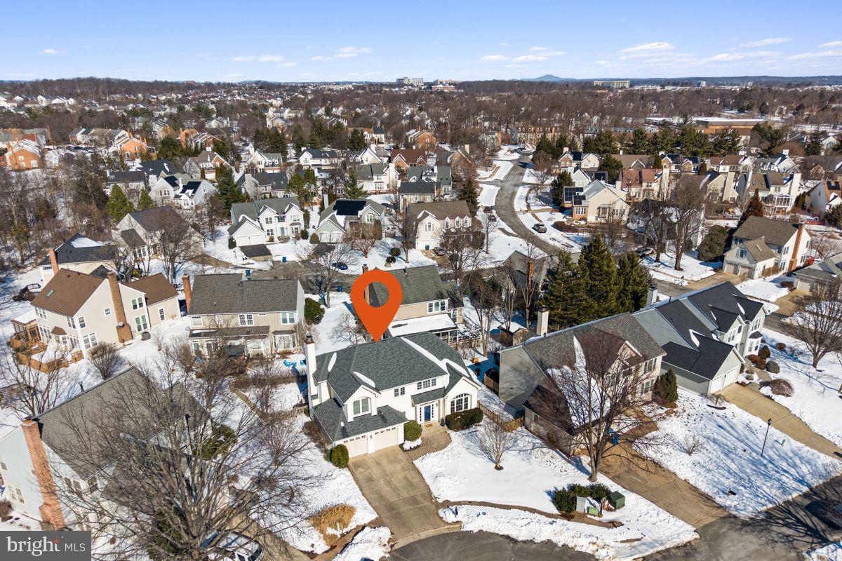 ASHBURN VILLAGE - Residential