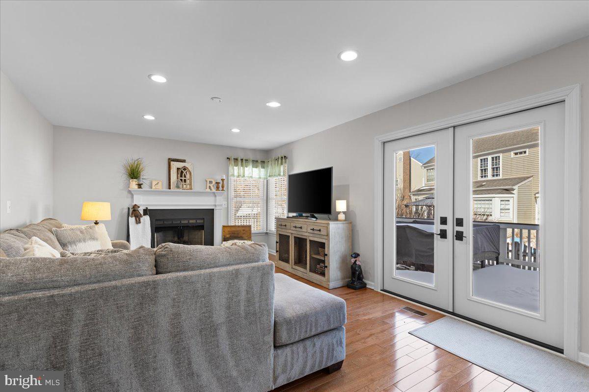 ASHBURN VILLAGE - Residential