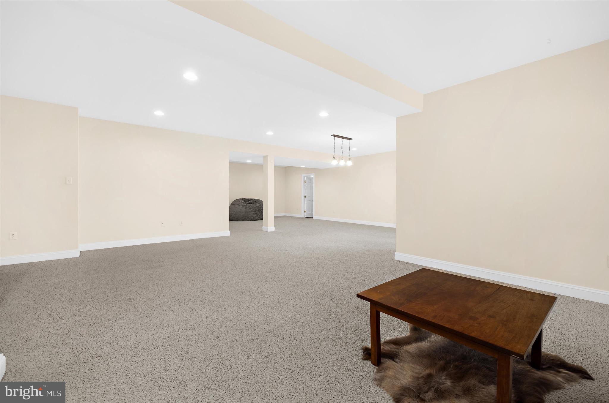 COMPASS POINTE - Residential