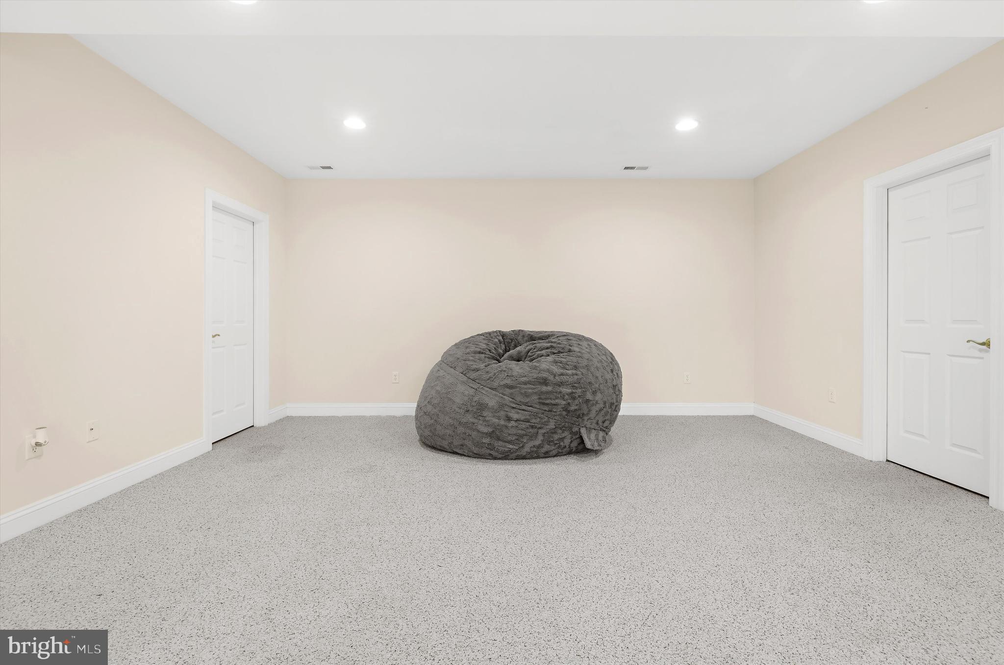 COMPASS POINTE - Residential