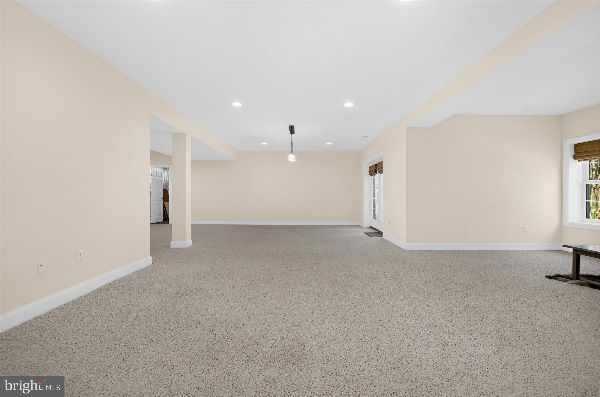 COMPASS POINTE - Residential