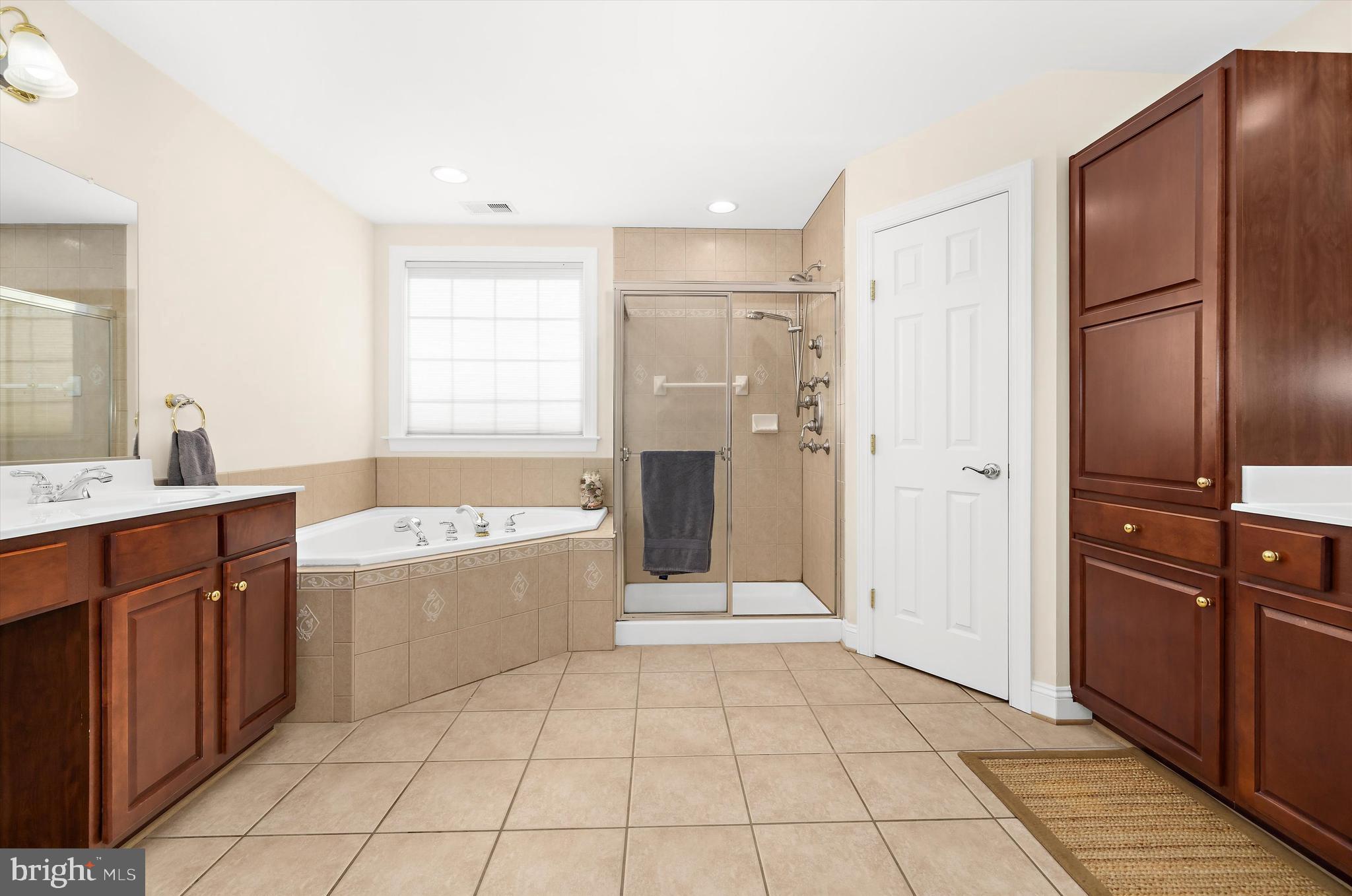 COMPASS POINTE - Residential