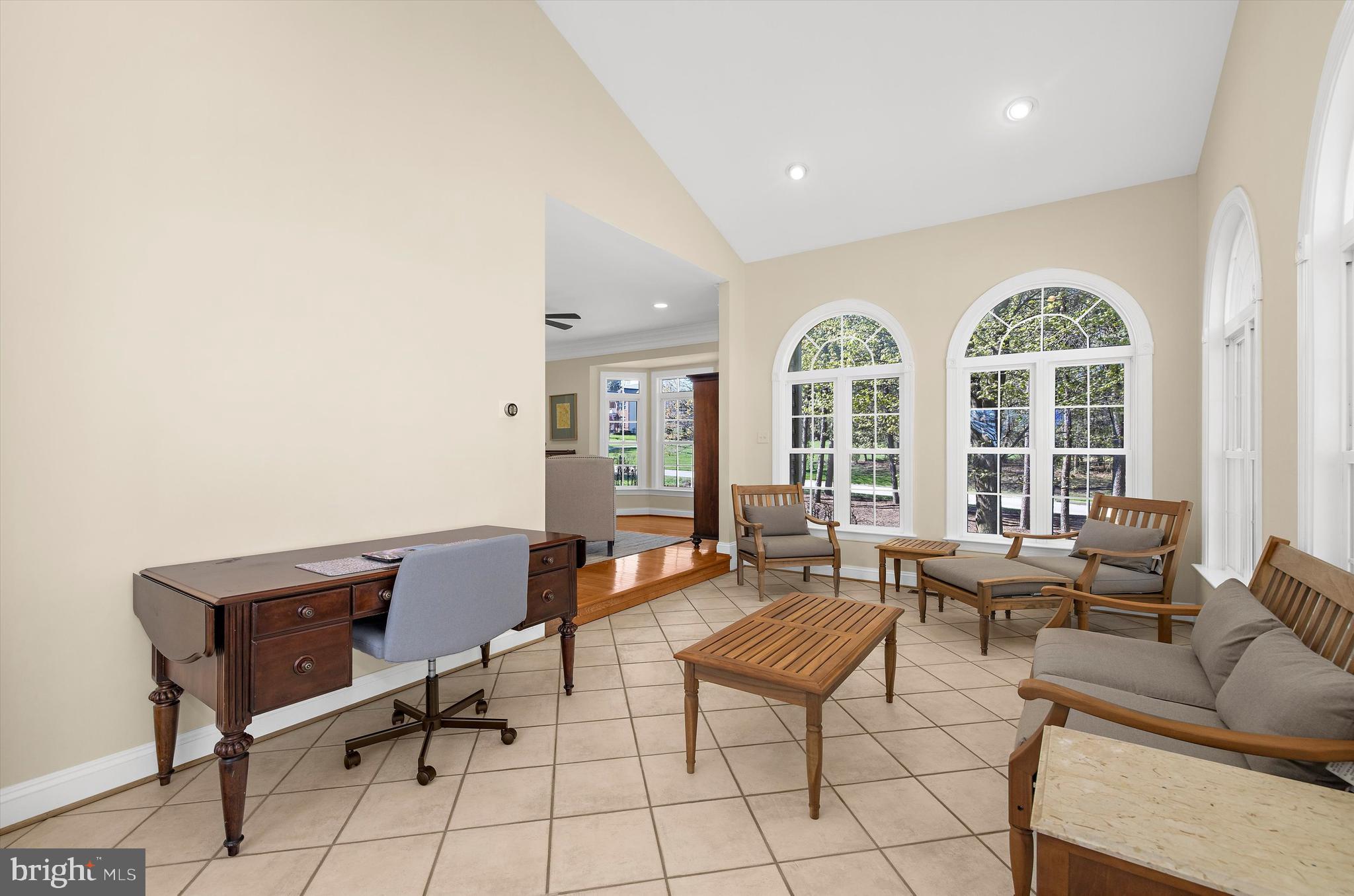 COMPASS POINTE - Residential