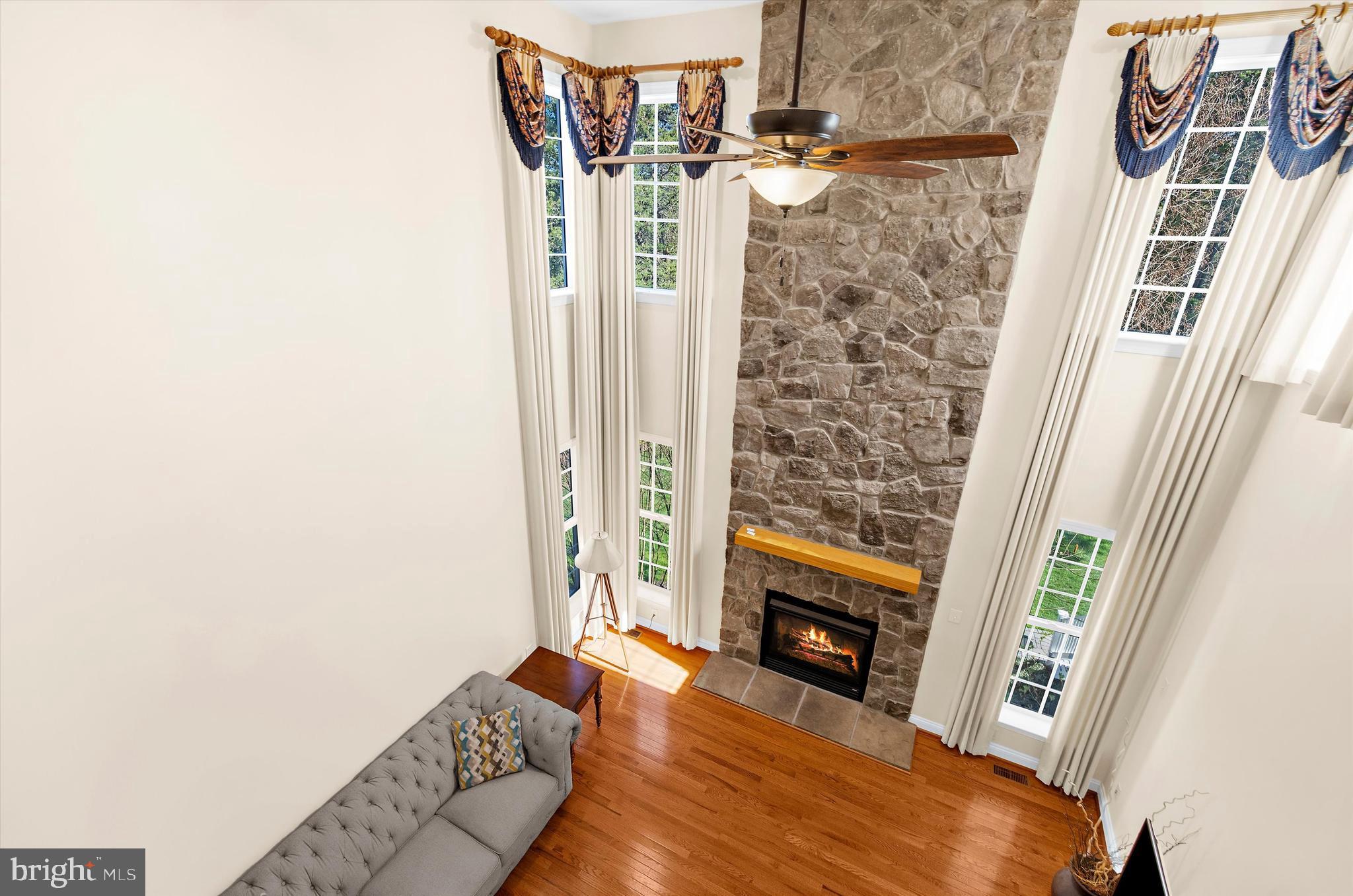 COMPASS POINTE - Residential