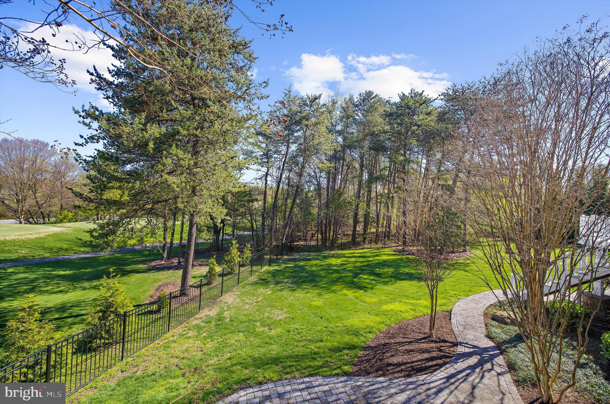 COMPASS POINTE - Residential