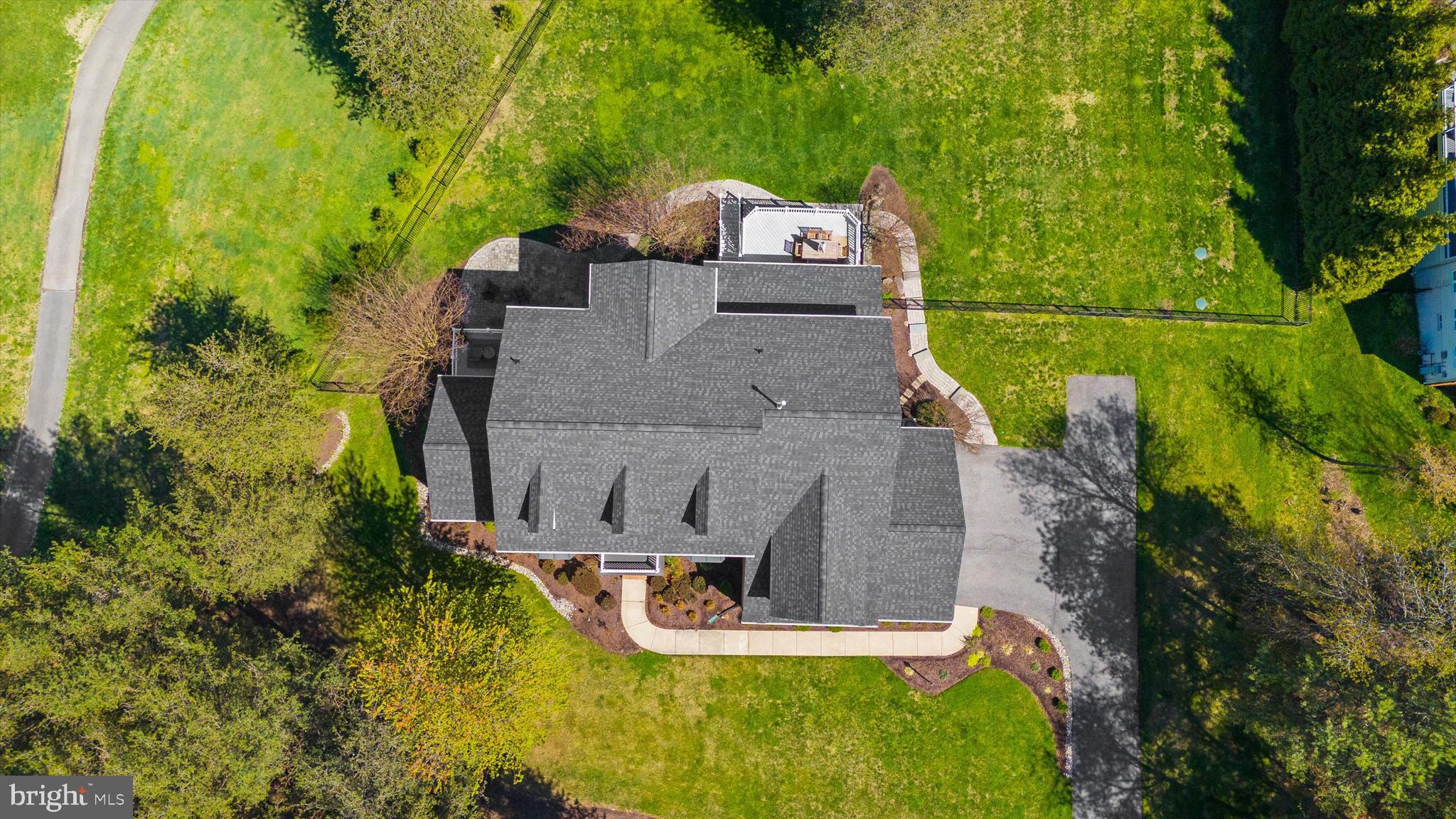 COMPASS POINTE - Residential