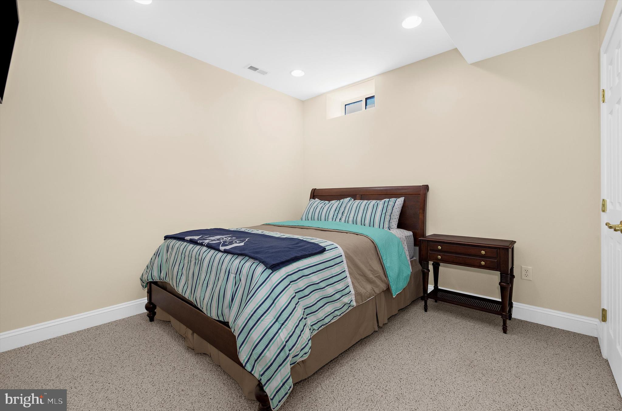 COMPASS POINTE - Residential