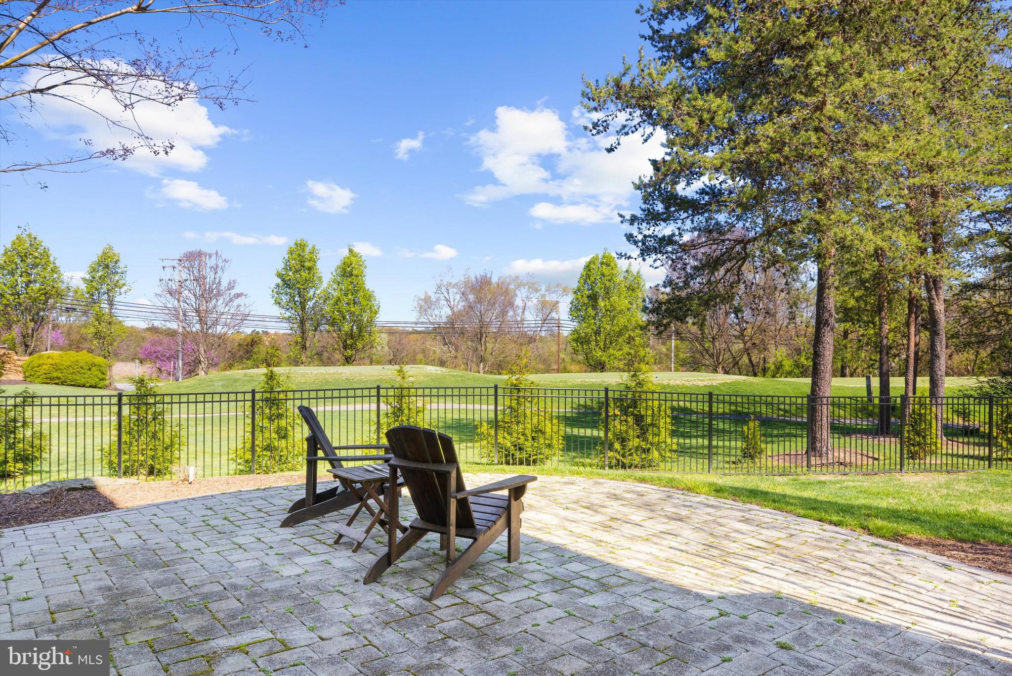 COMPASS POINTE - Residential