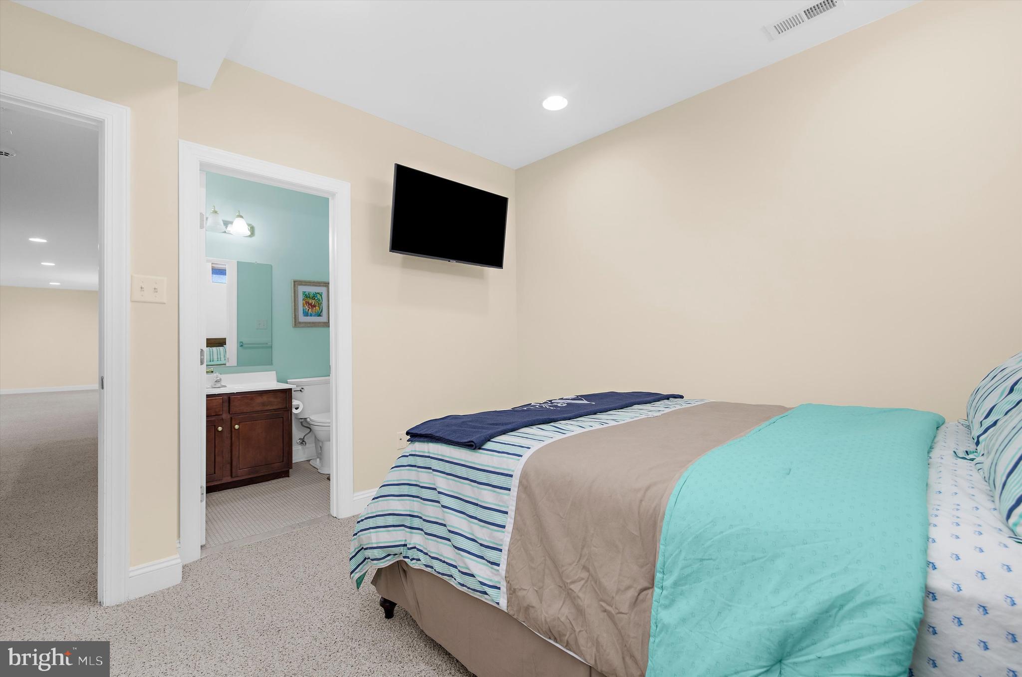 COMPASS POINTE - Residential