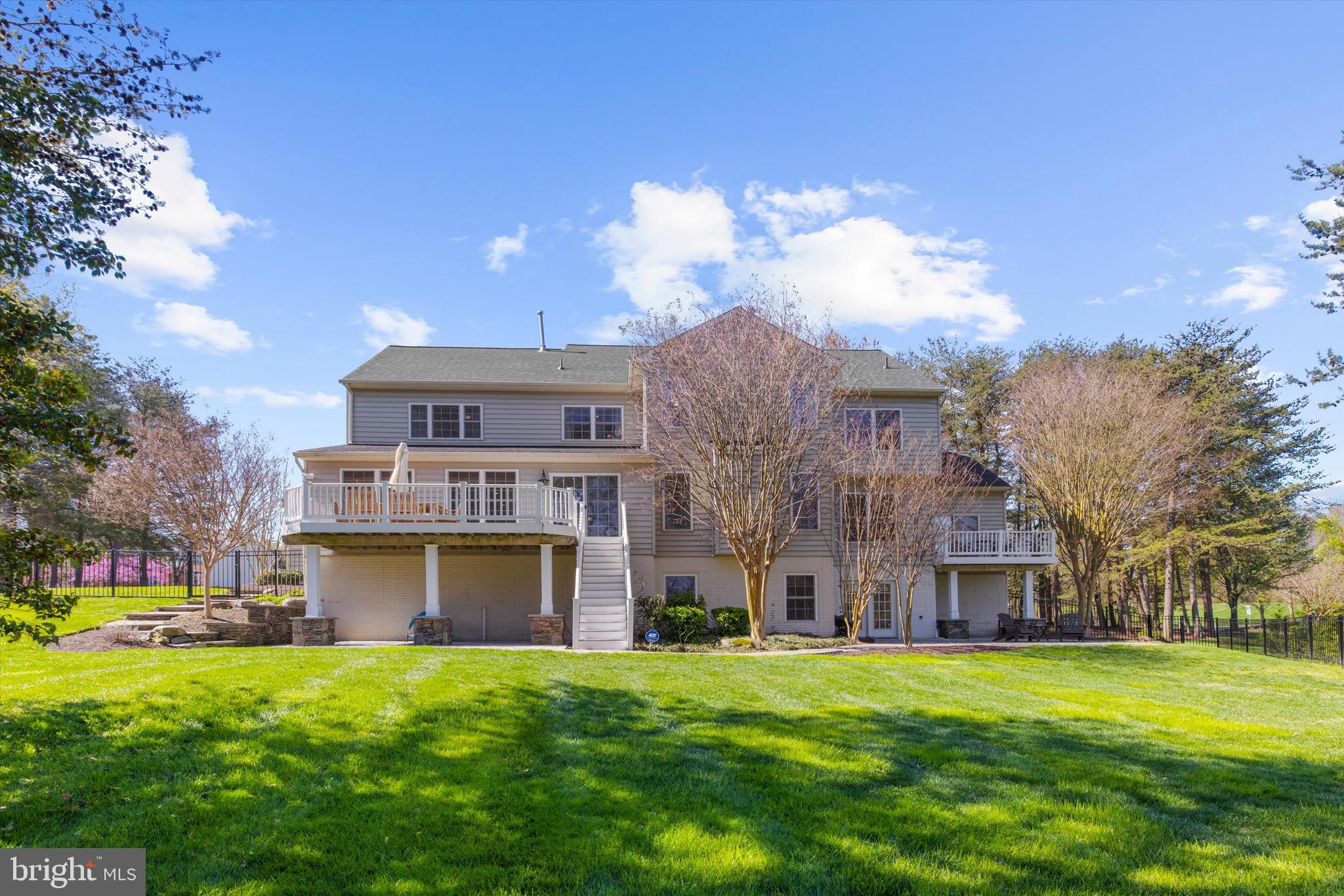 COMPASS POINTE - Residential