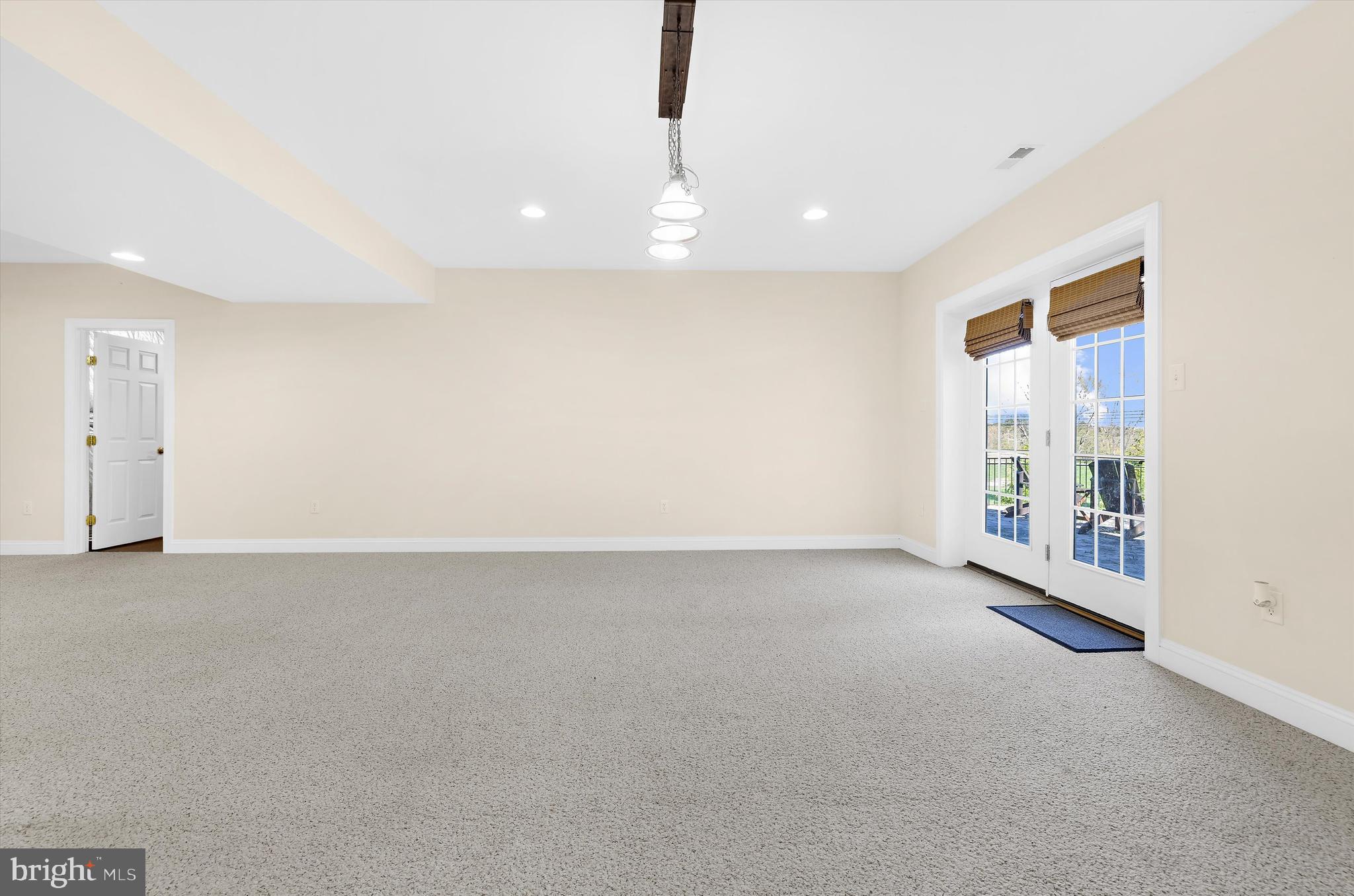 COMPASS POINTE - Residential