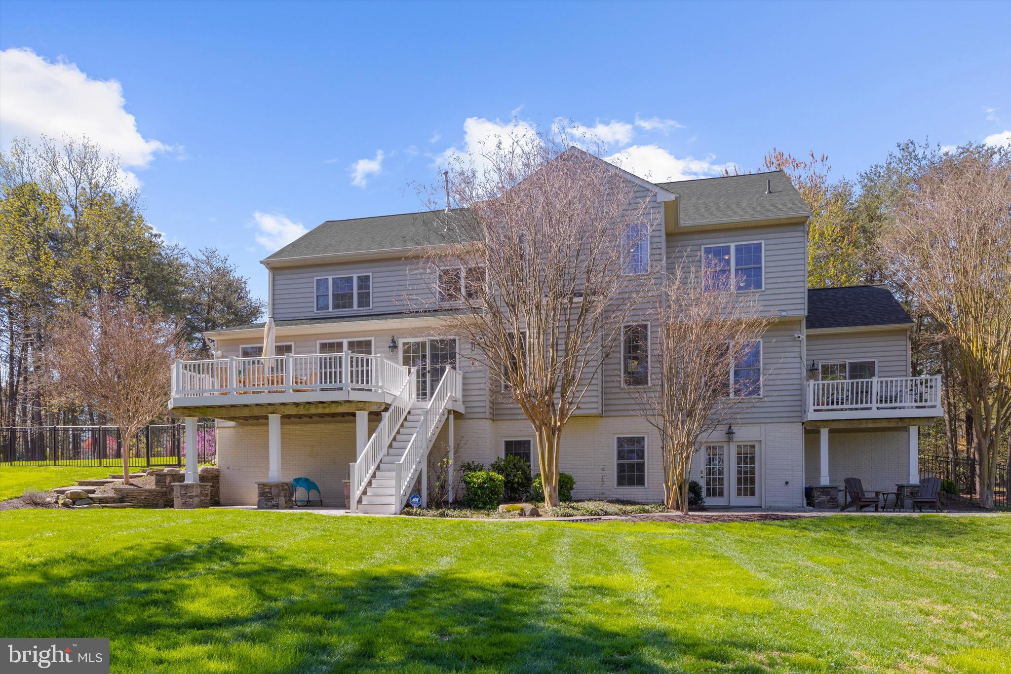 COMPASS POINTE - Residential