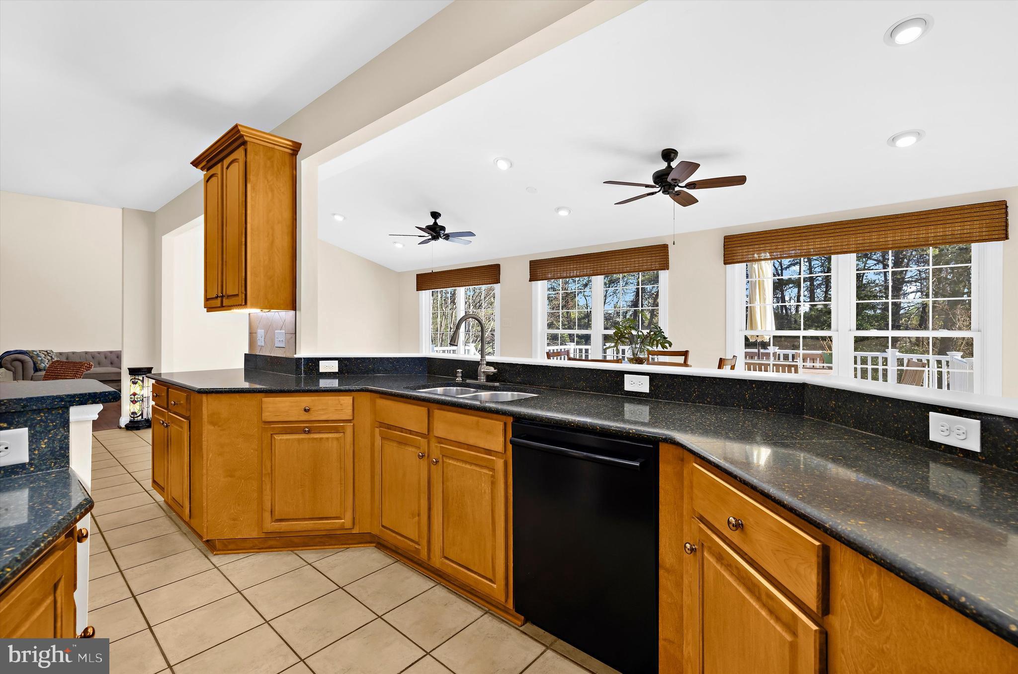 COMPASS POINTE - Residential