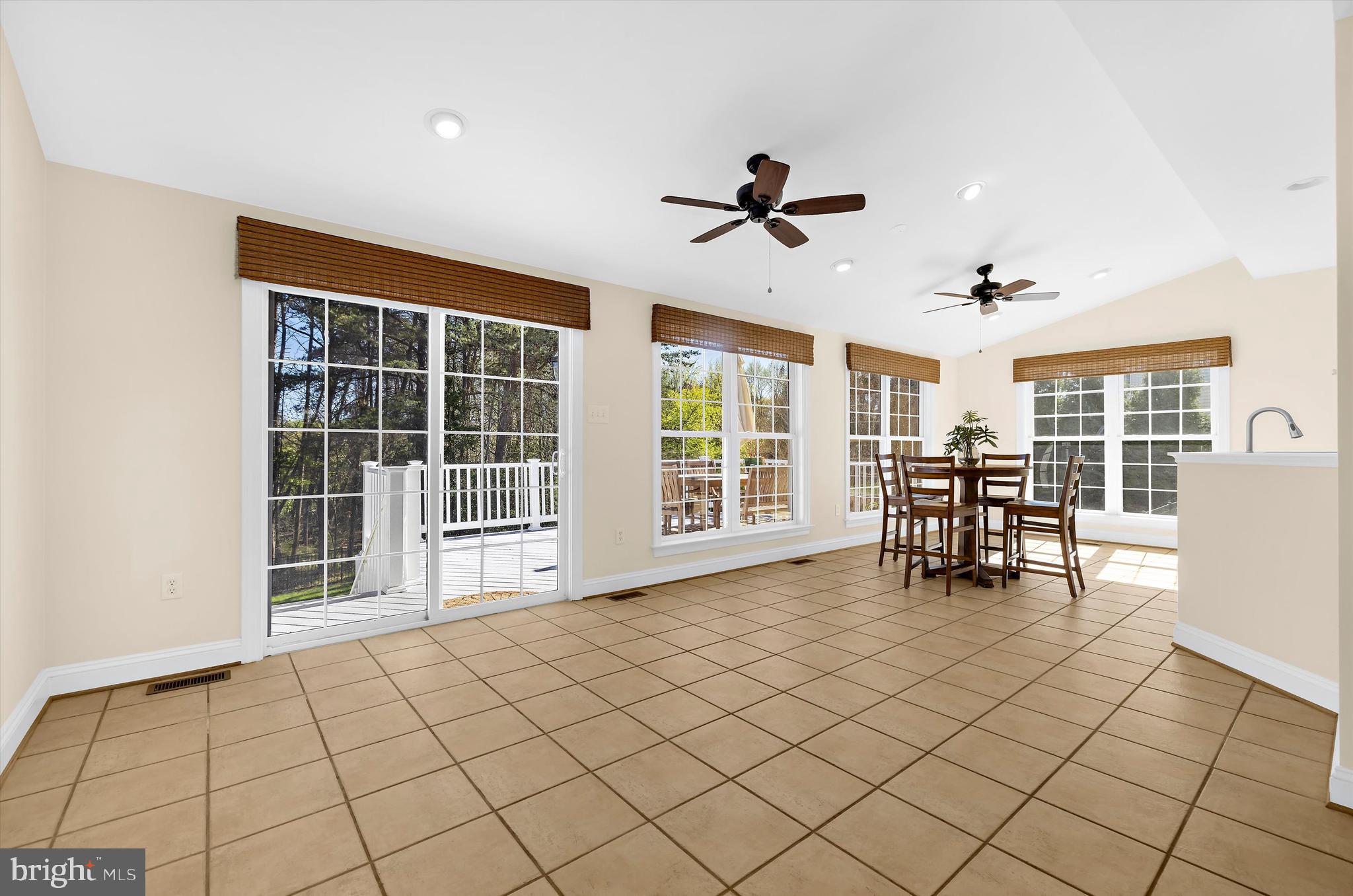 COMPASS POINTE - Residential