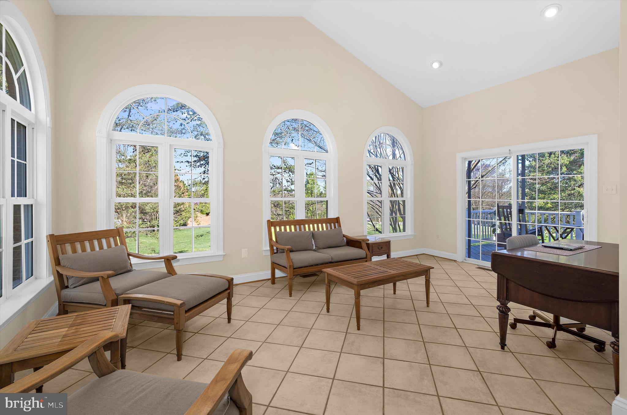 COMPASS POINTE - Residential