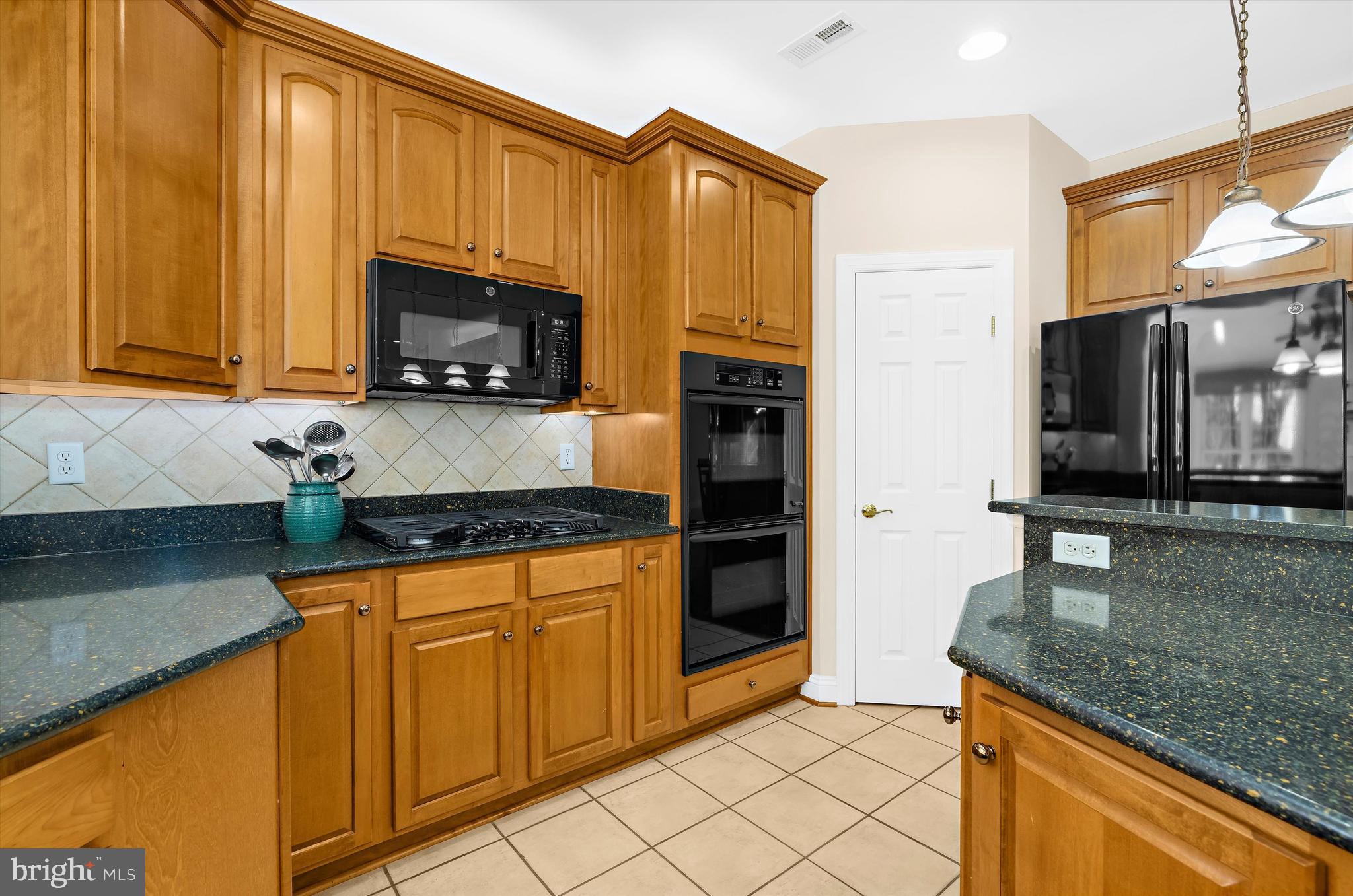 COMPASS POINTE - Residential