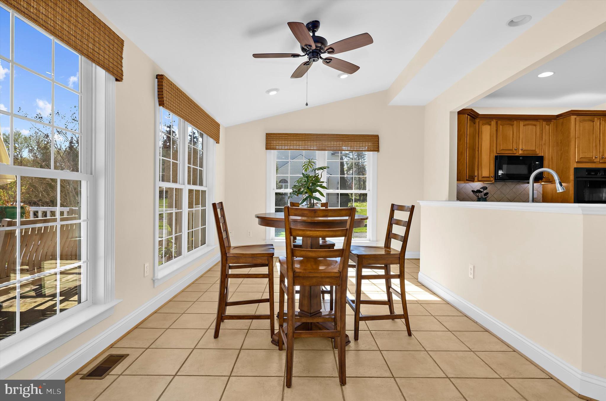 COMPASS POINTE - Residential