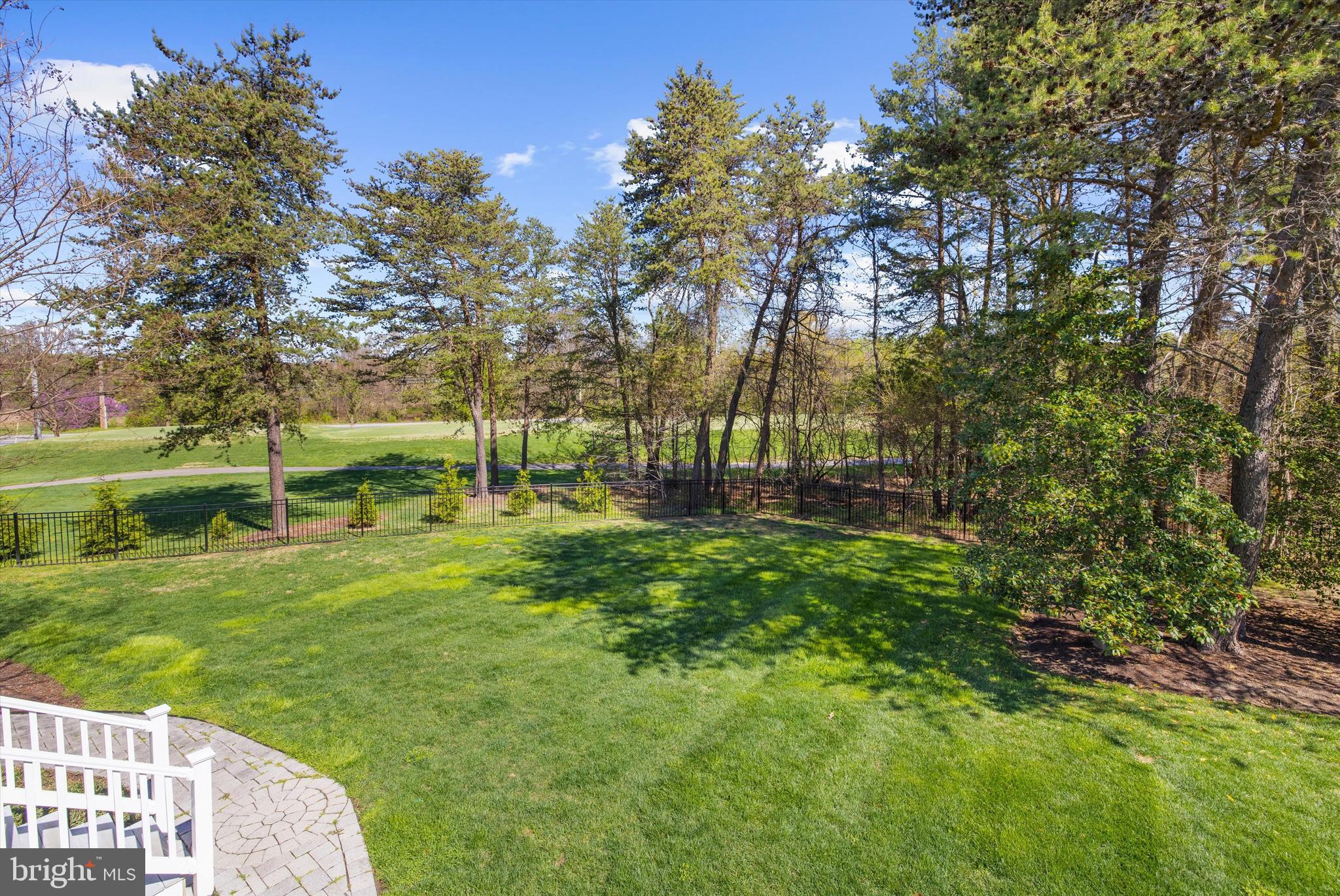 COMPASS POINTE - Residential