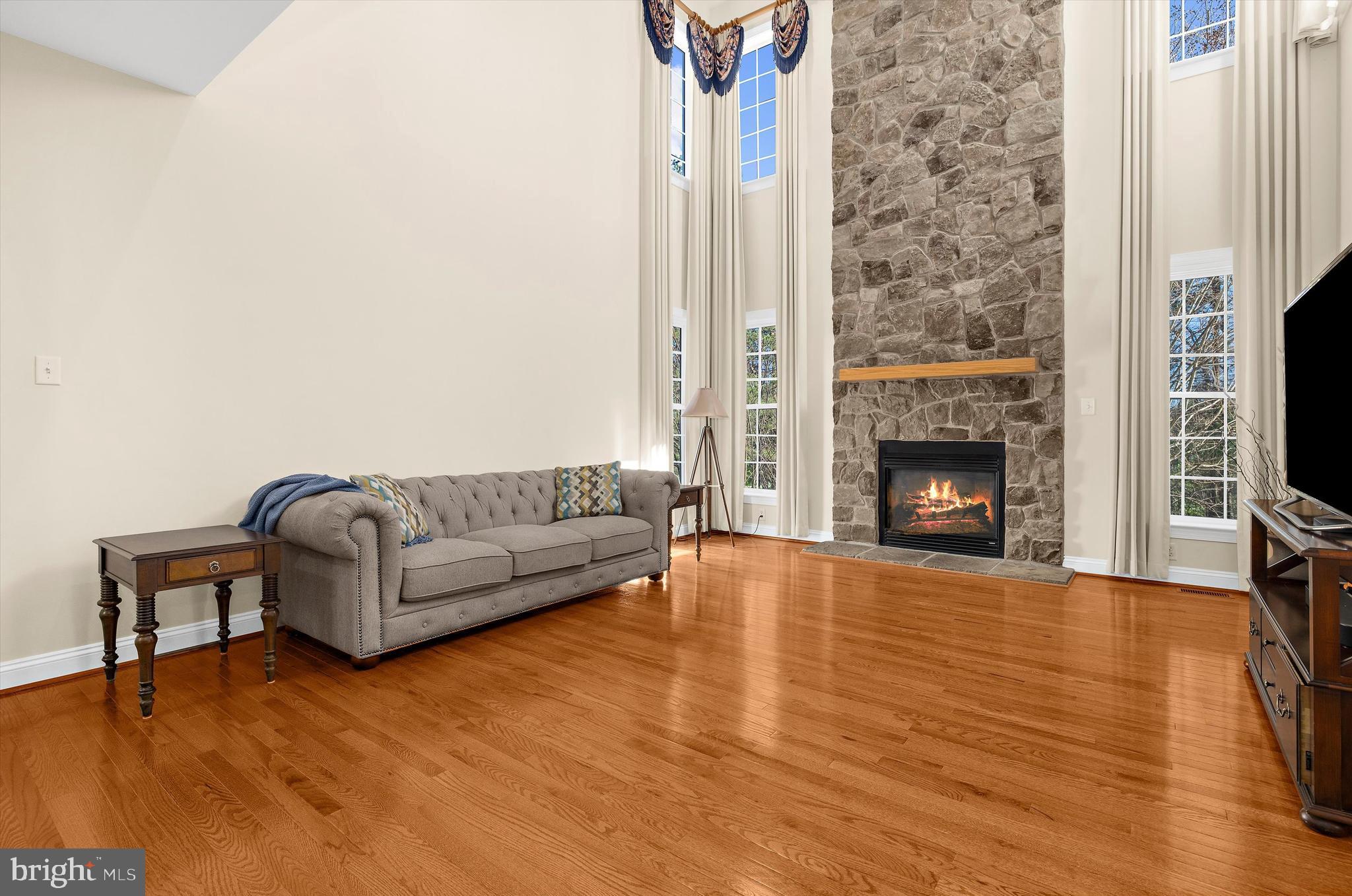 COMPASS POINTE - Residential