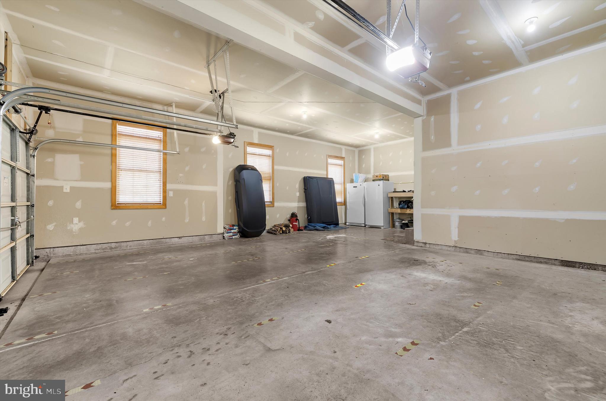 COMPASS POINTE - Residential