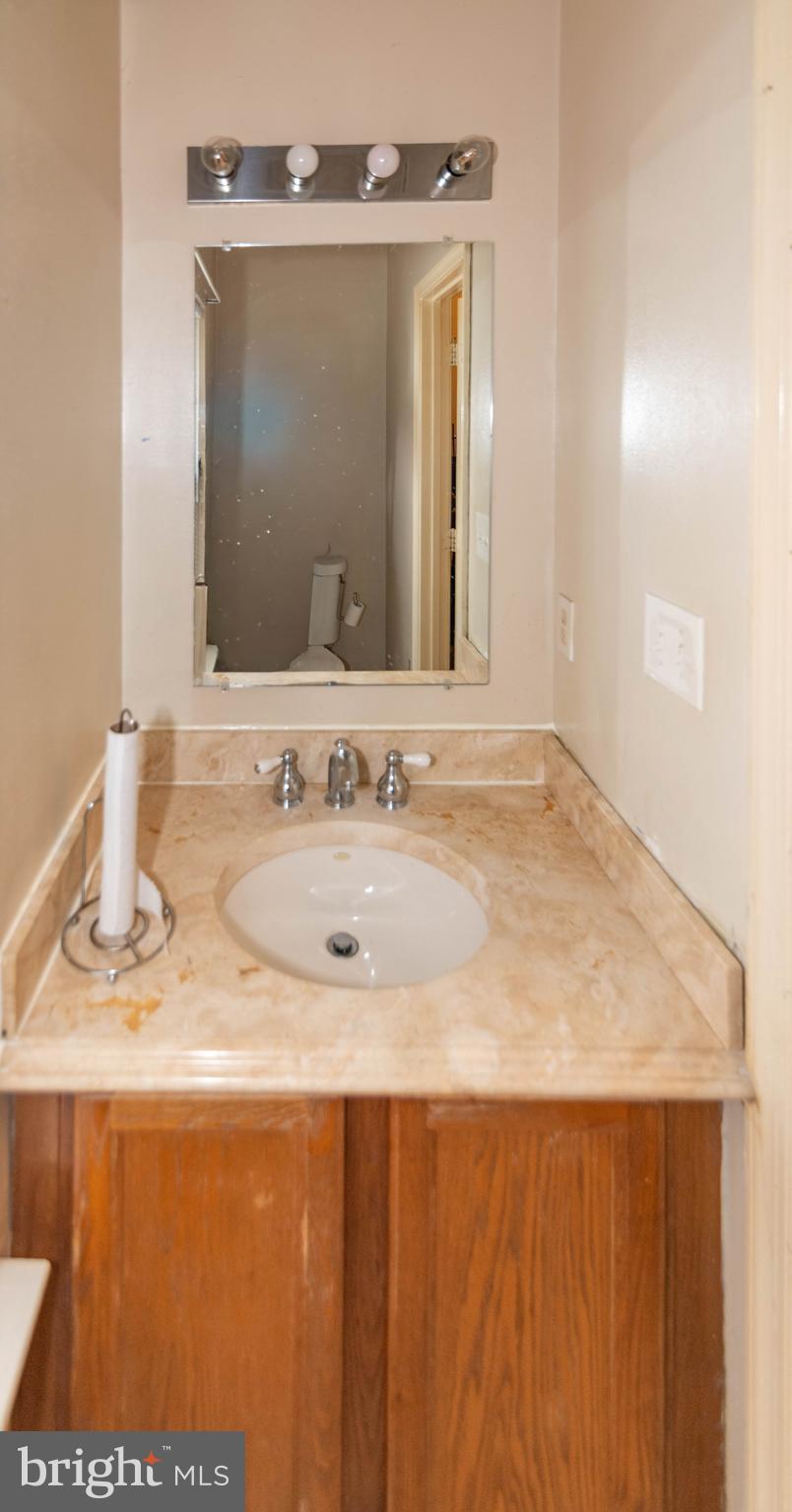 ADDISON HEIGHTS - Residential
