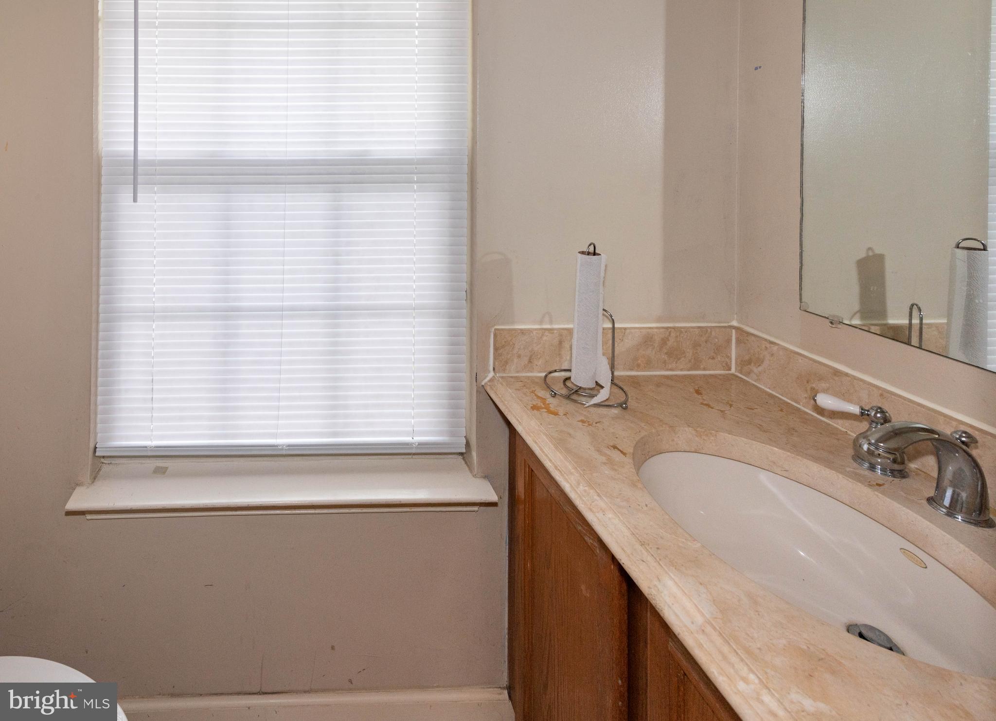 ADDISON HEIGHTS - Residential