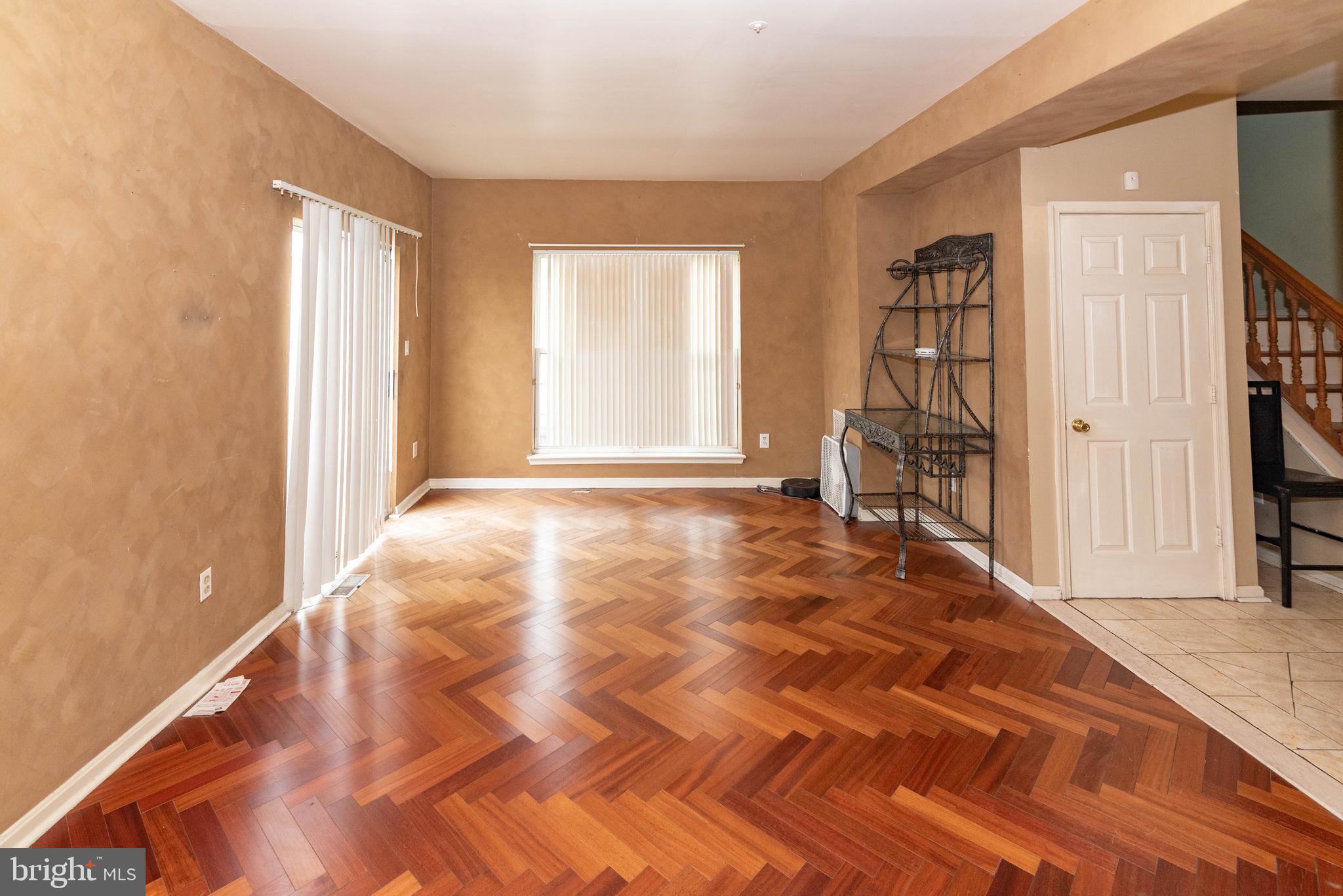 ADDISON HEIGHTS - Residential