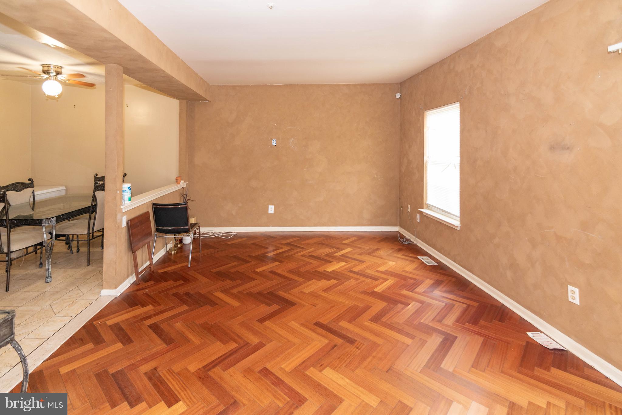ADDISON HEIGHTS - Residential