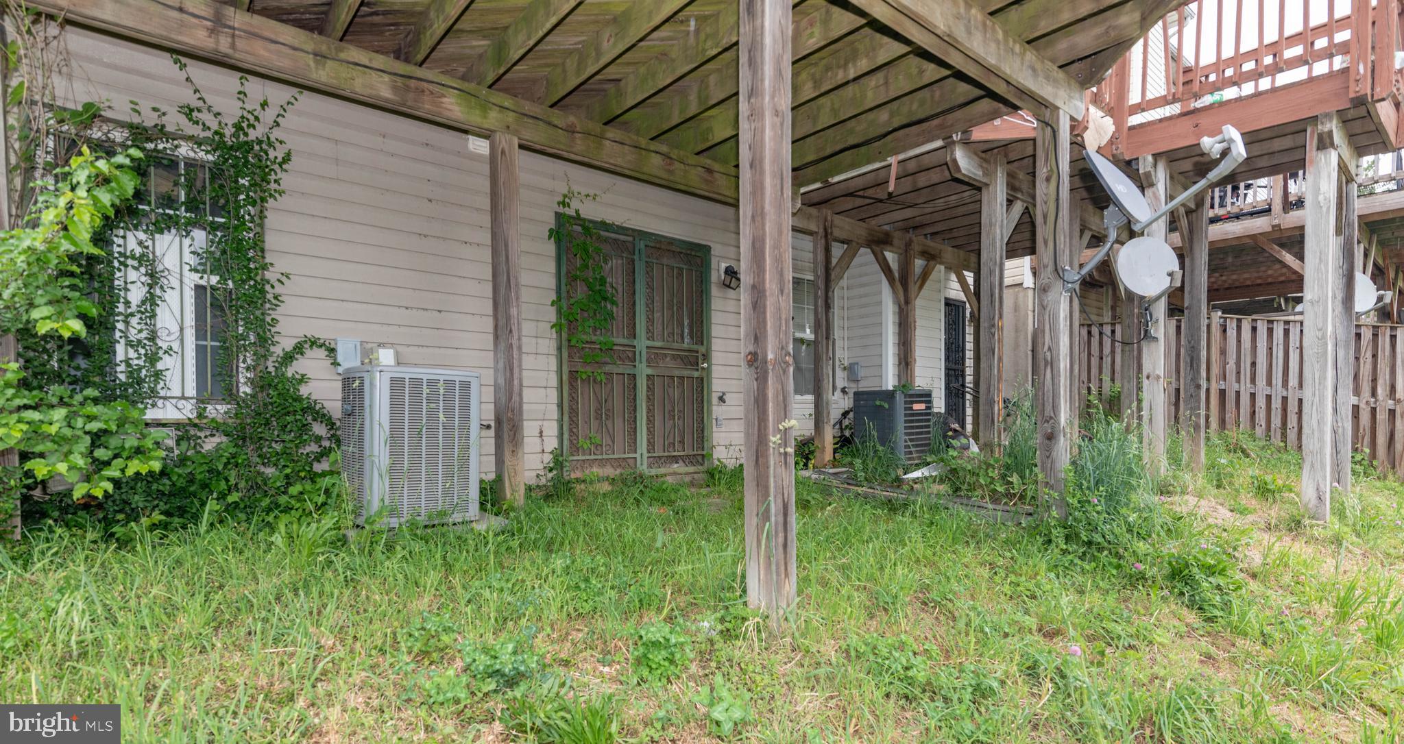 ADDISON HEIGHTS - Residential