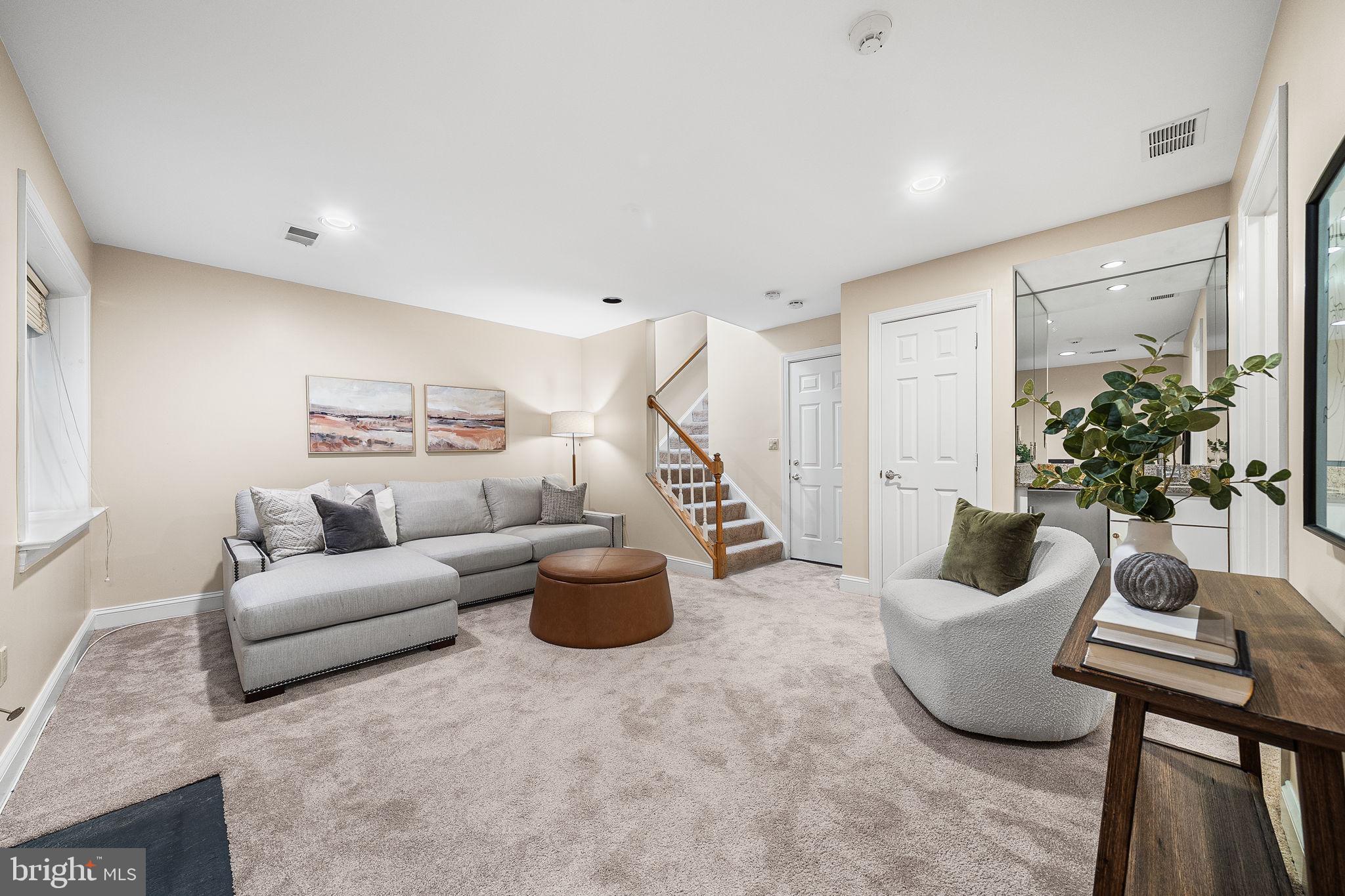 1588 N COLONIAL TERRACE