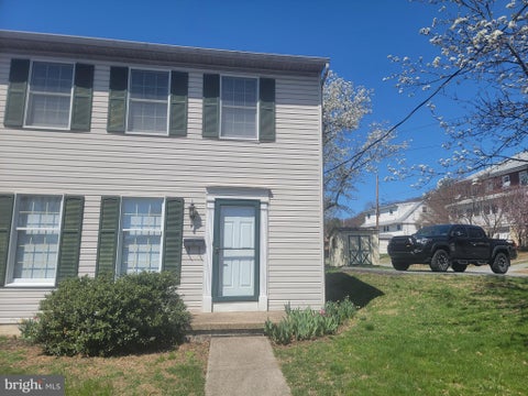 Townhouse For Rent - 4 Adams Street<br/> READING, PA 19606