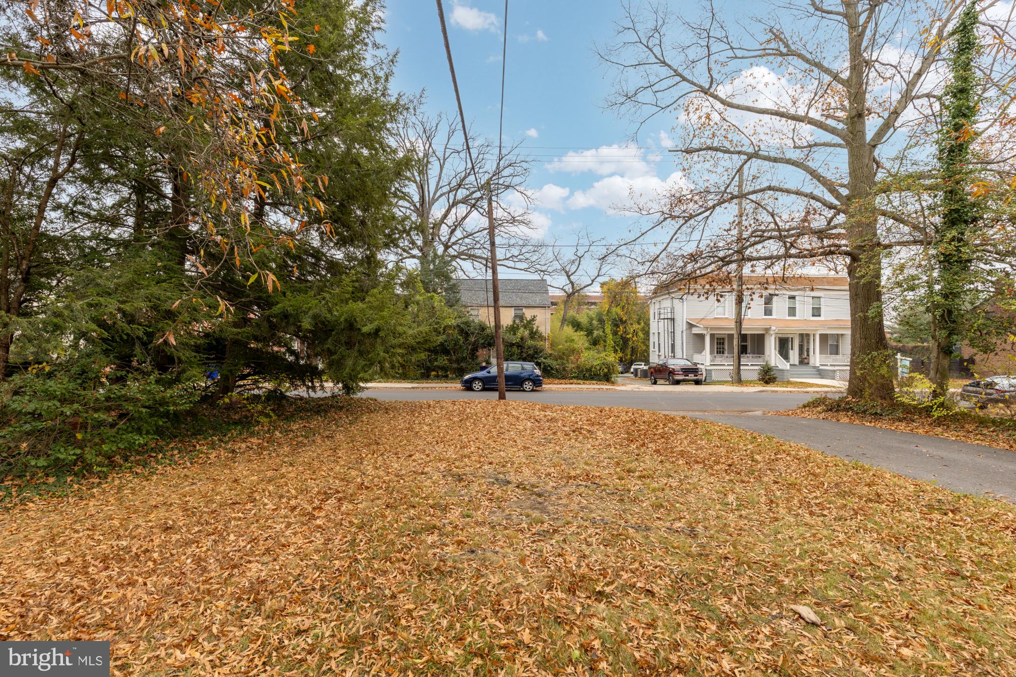 COLLEGE PARK - Commercial Sale