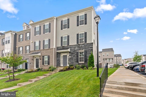 Townhouse For Sale - 1039 Overlook Way<br/> LAUREL, MD 20707