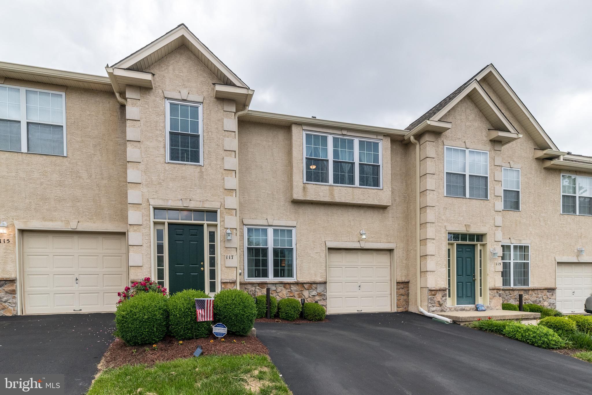 117 WARWICK WAY